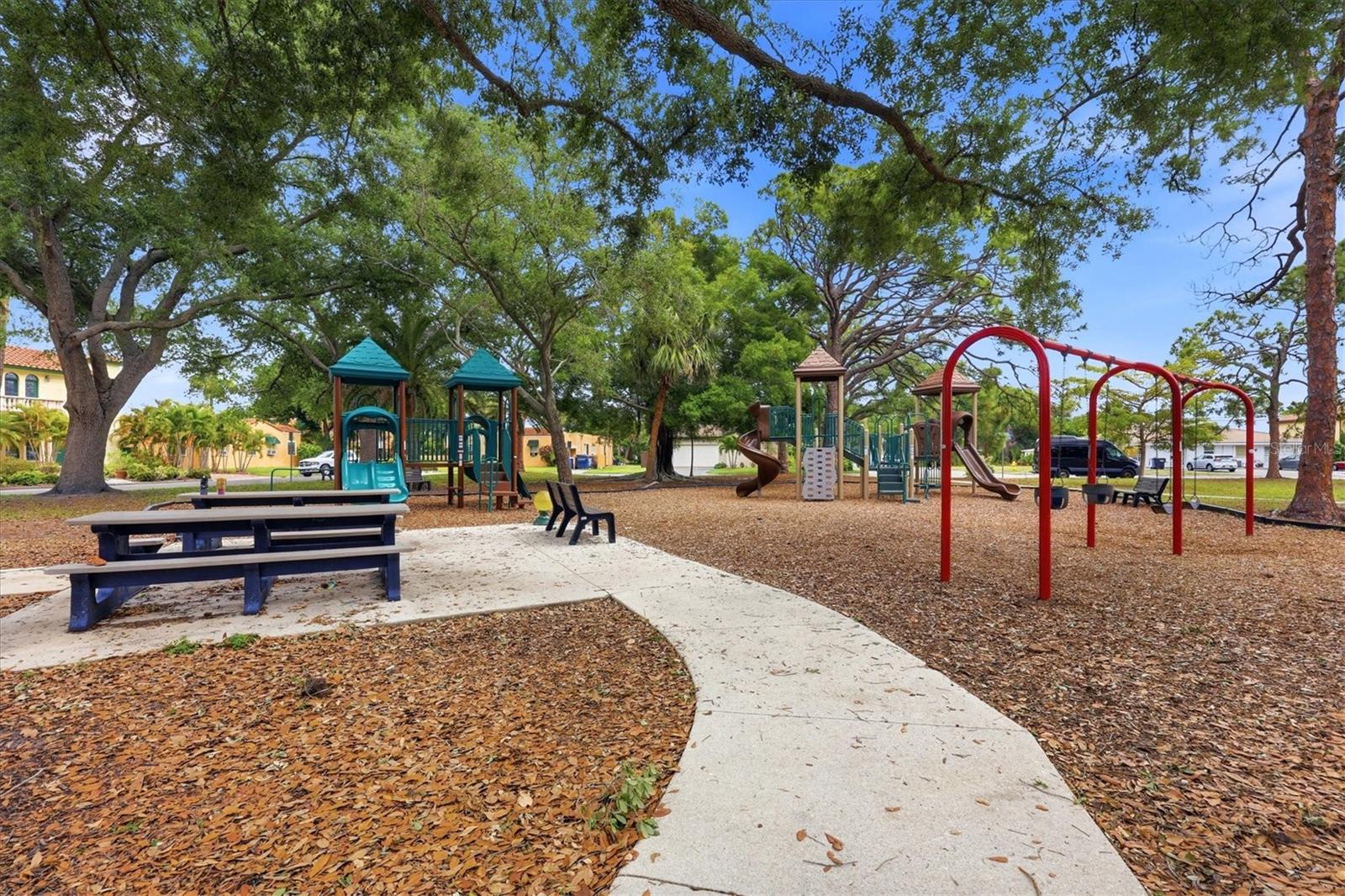 Image 32 of 34 For 405 Menendez Street