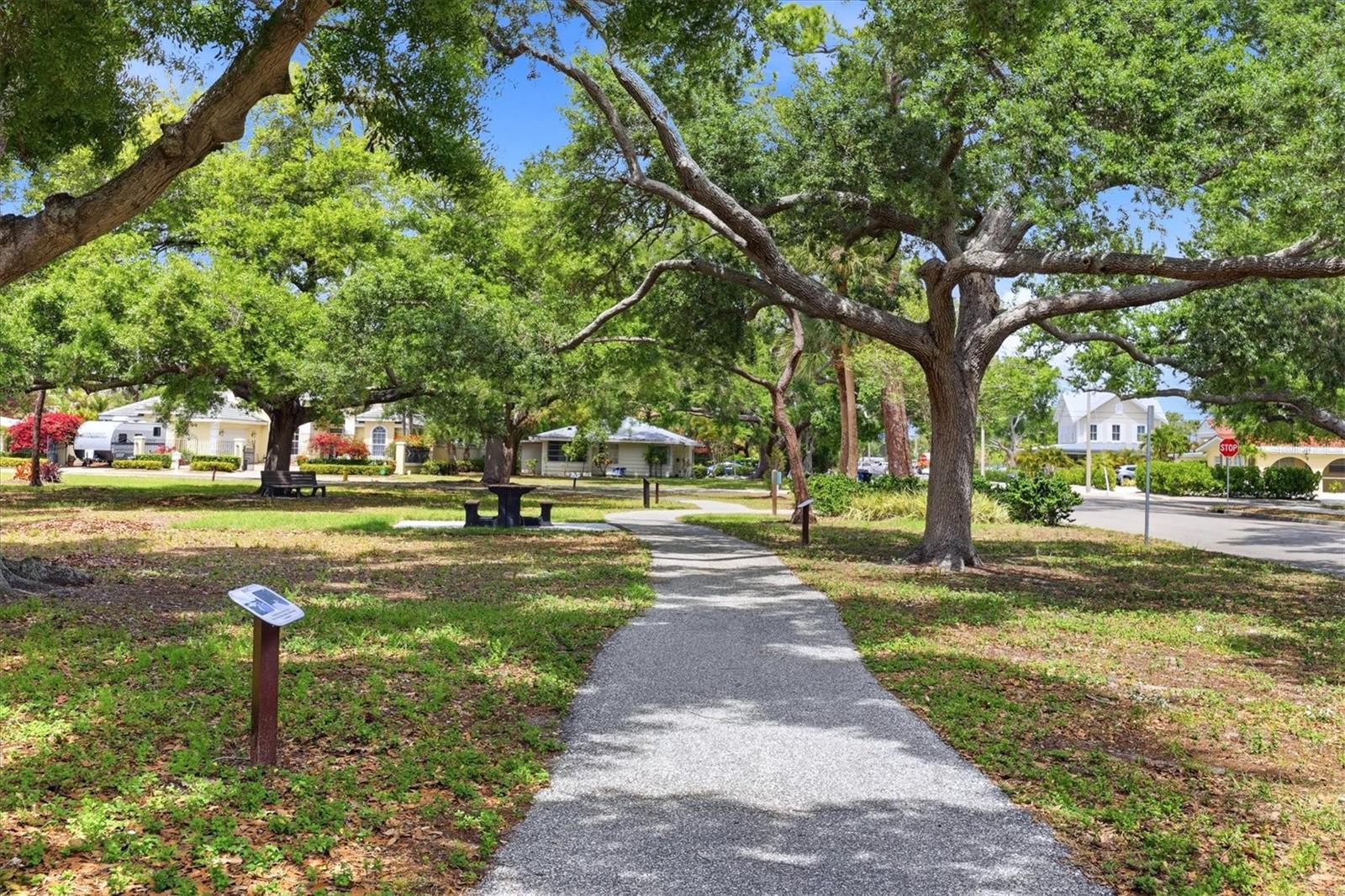 Image 34 of 34 For 405 Menendez Street