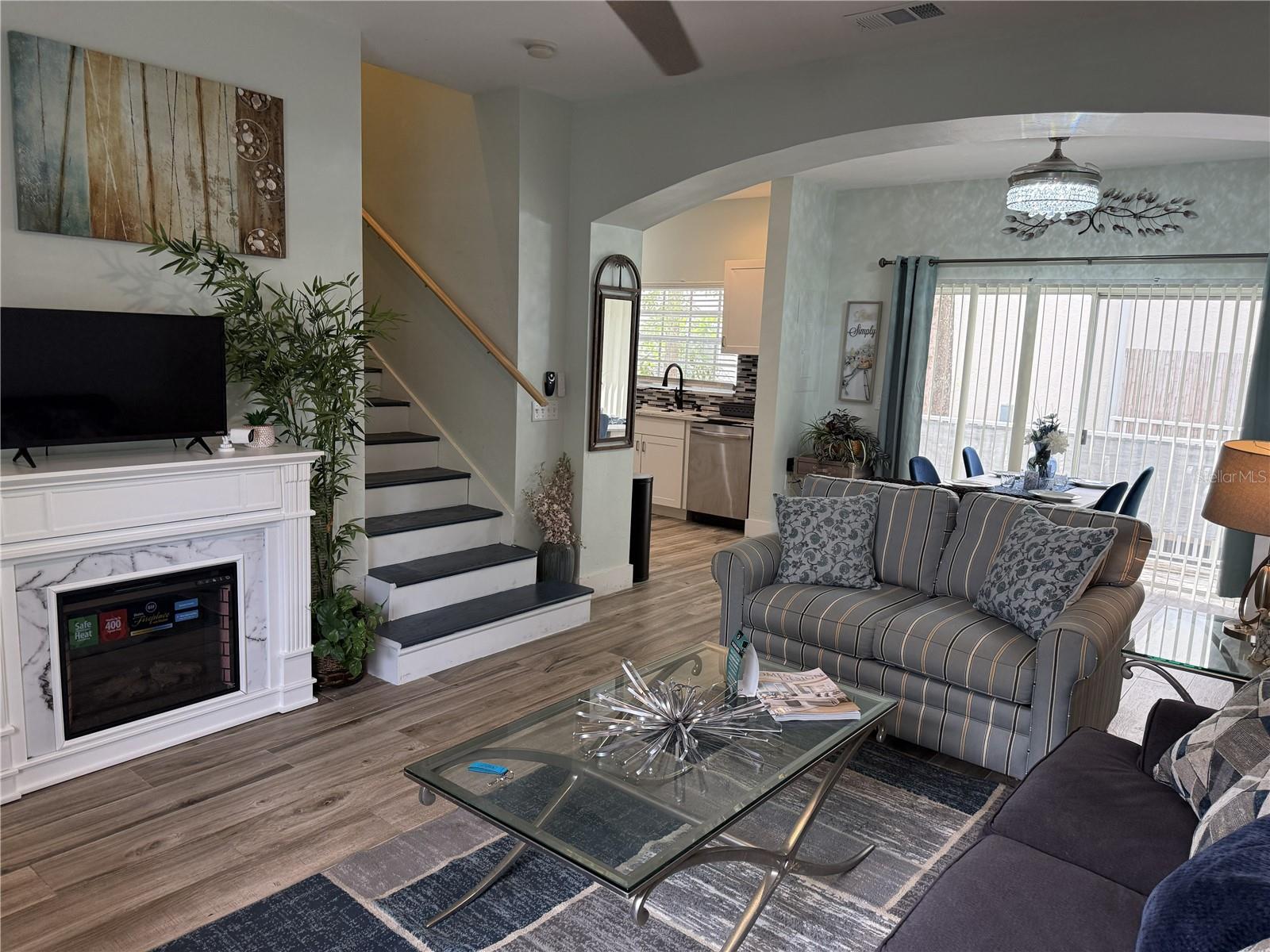 Image 3 of 47 For 3304 Lisa Lane 102