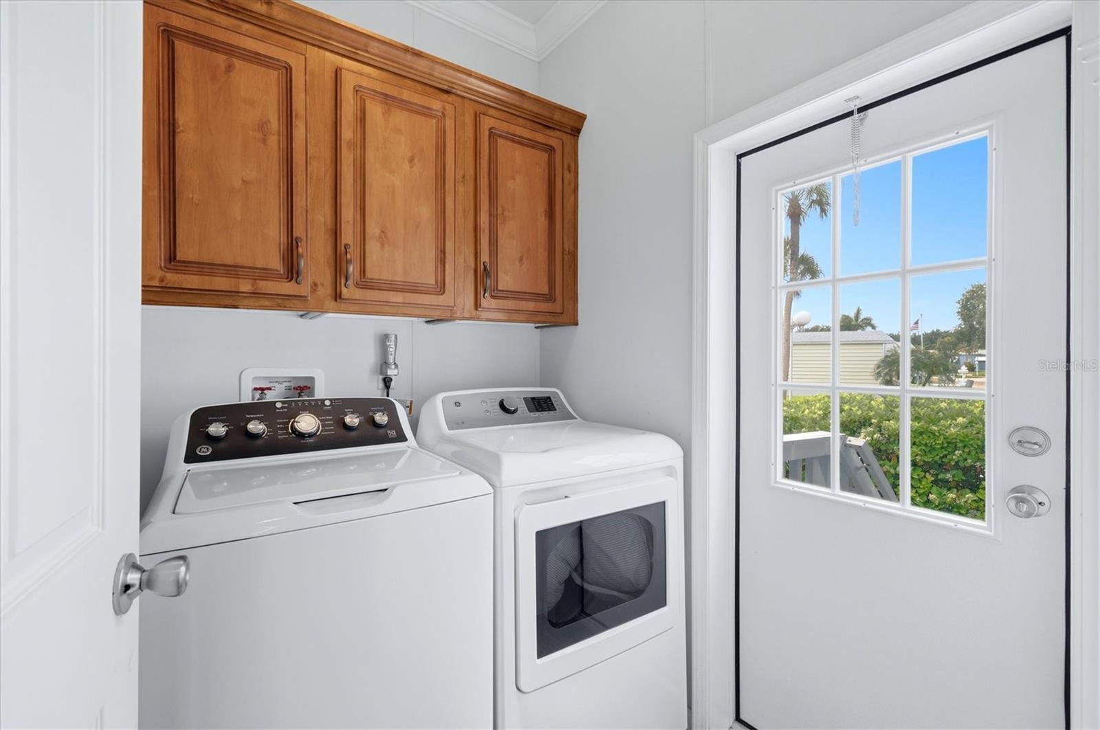 Image 26 of 43 For 1 Meadow Circle