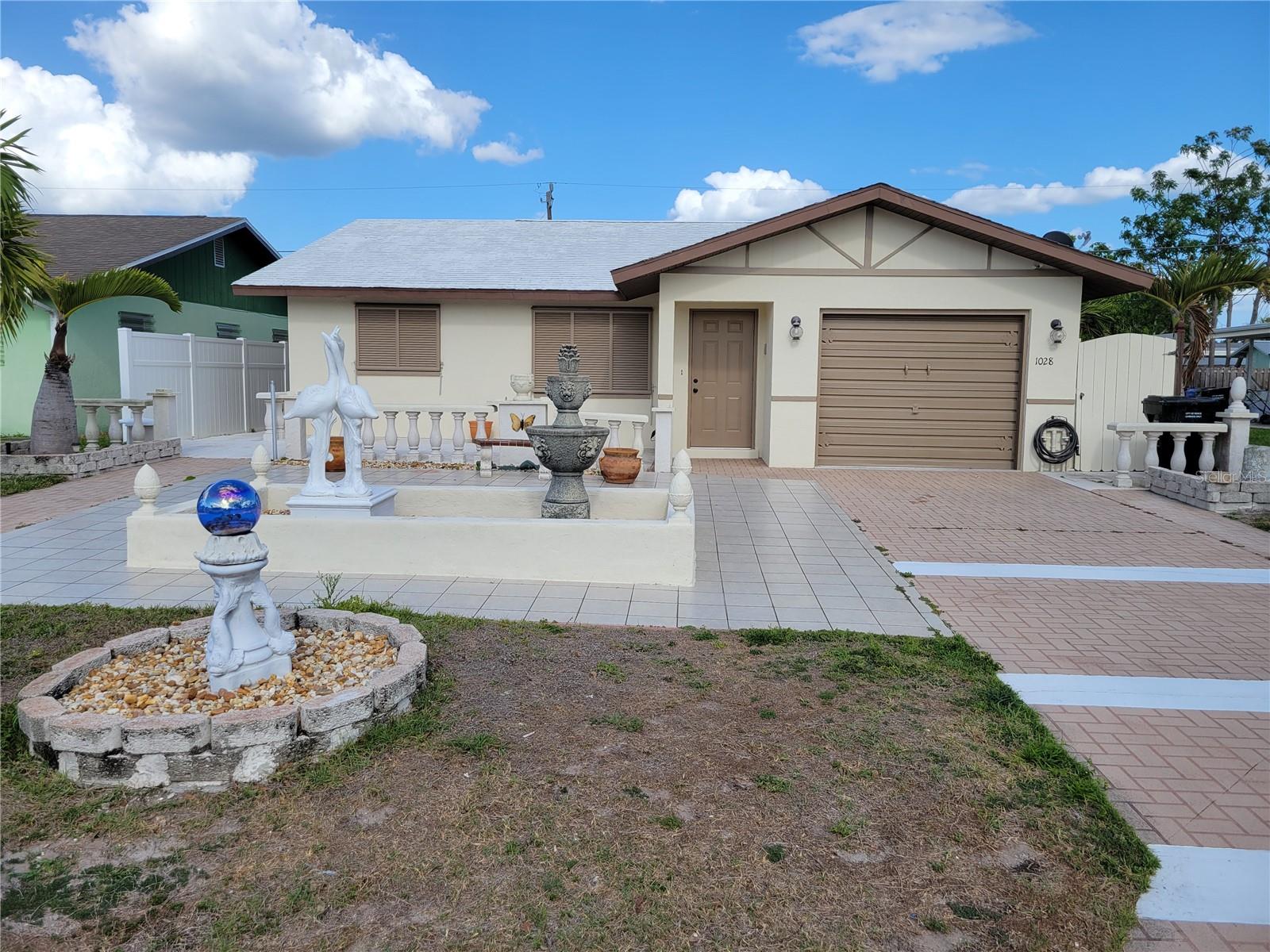 Details for 1028 Lillian Street, VENICE, FL 34285