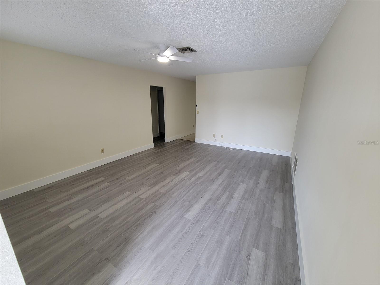 Image 4 of 33 For 1028 Lillian Street