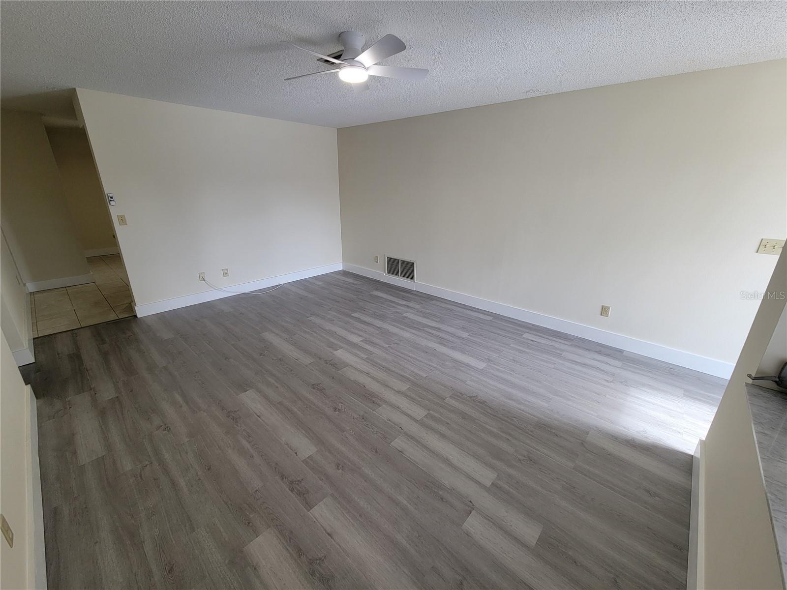 Image 5 of 33 For 1028 Lillian Street