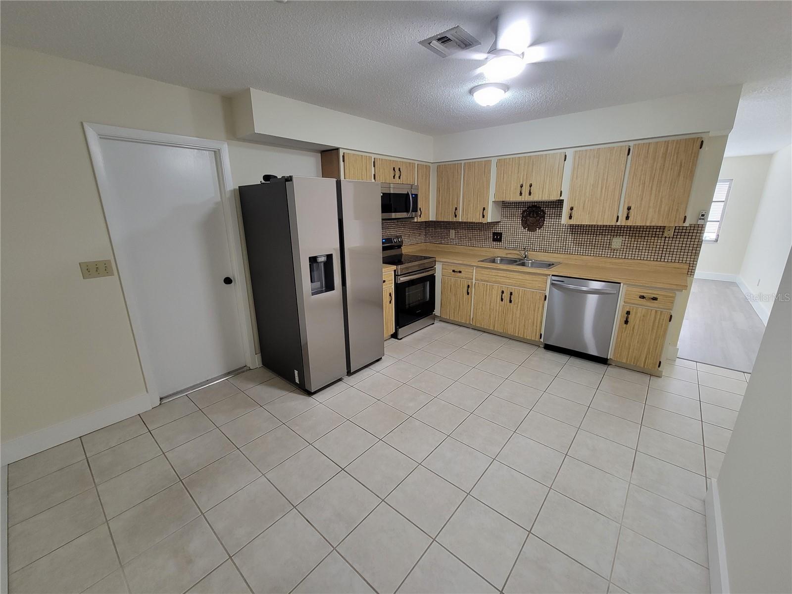 Image 9 of 33 For 1028 Lillian Street