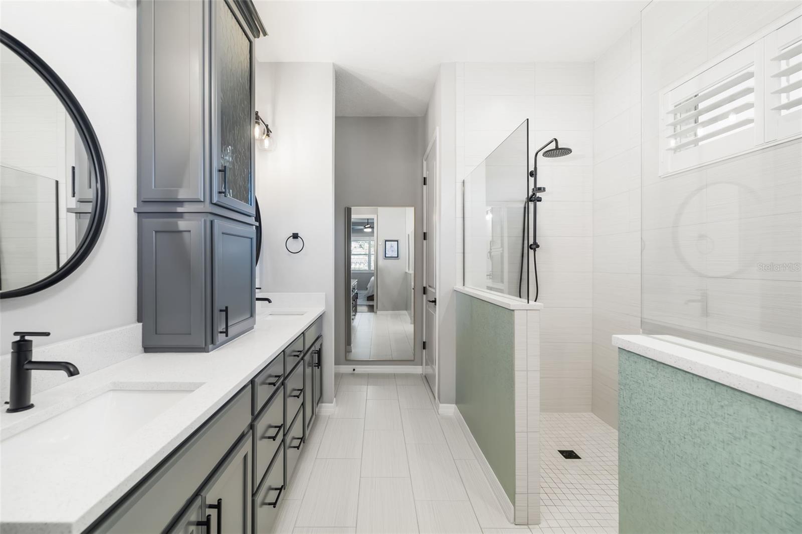 Image 32 of 60 For 438 Whistler Glen