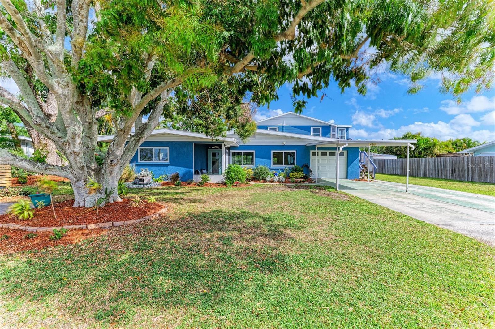 Image 8 of 39 For 4518 7th Street Court E