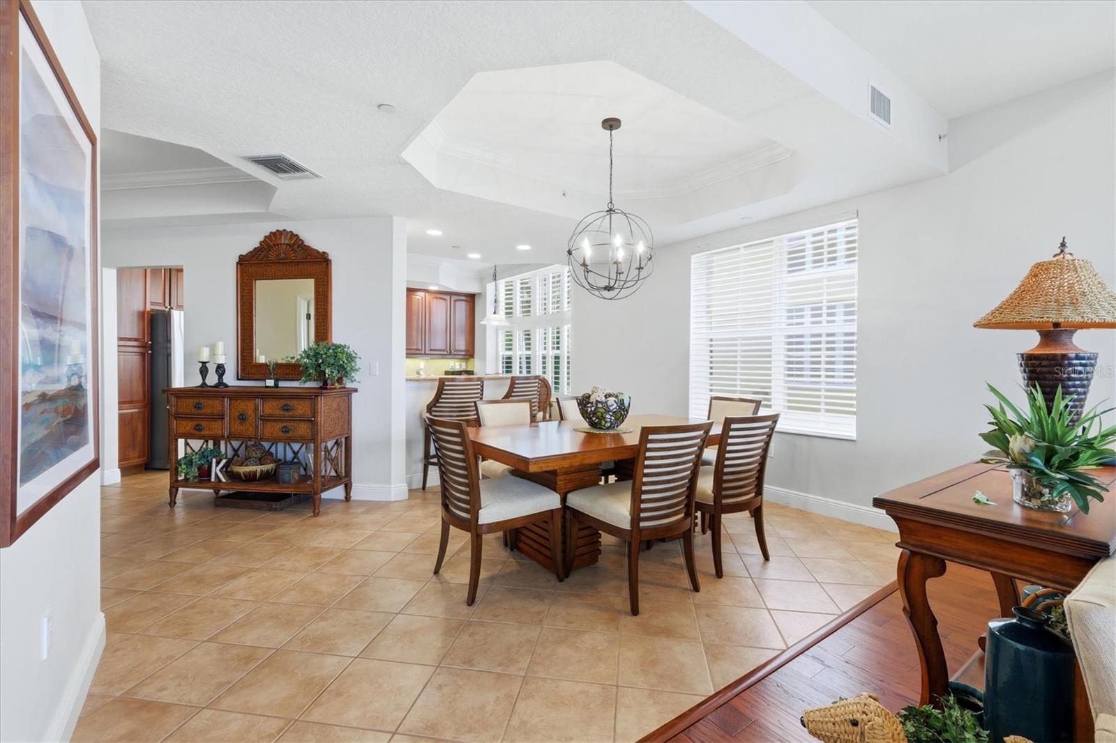 Image 11 of 64 For 6360 Watercrest Way 201