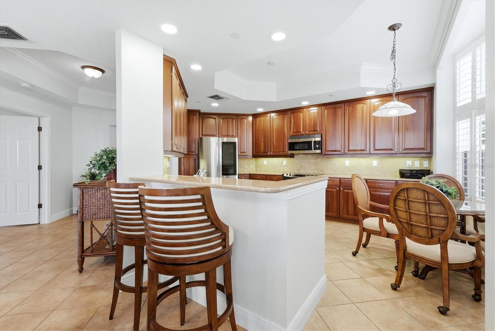 Image 14 of 64 For 6360 Watercrest Way 201