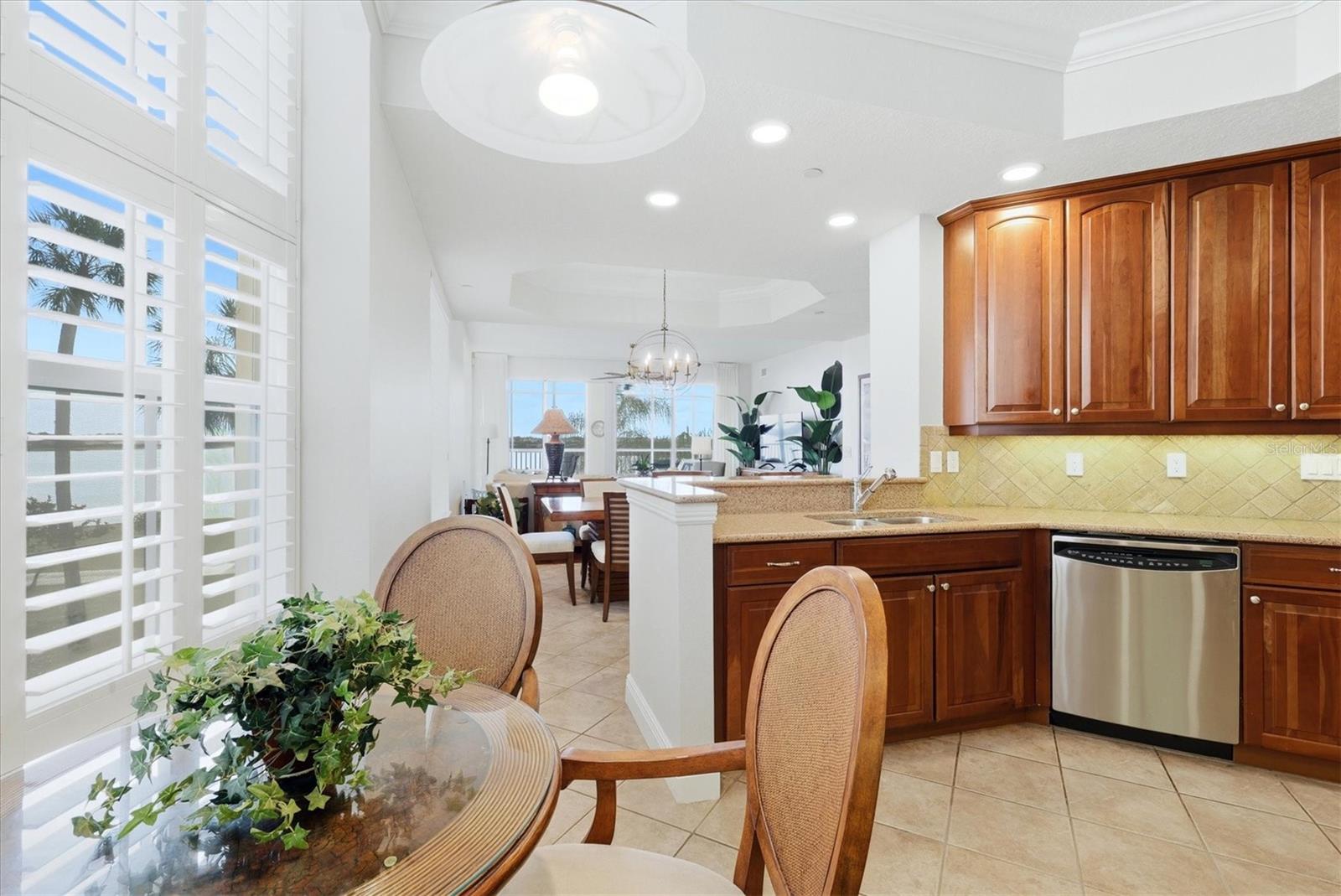 Image 17 of 64 For 6360 Watercrest Way 201