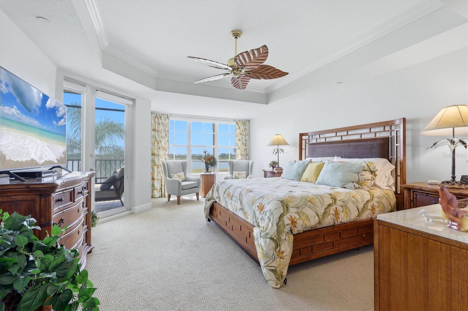 Image 18 of 64 For 6360 Watercrest Way 201