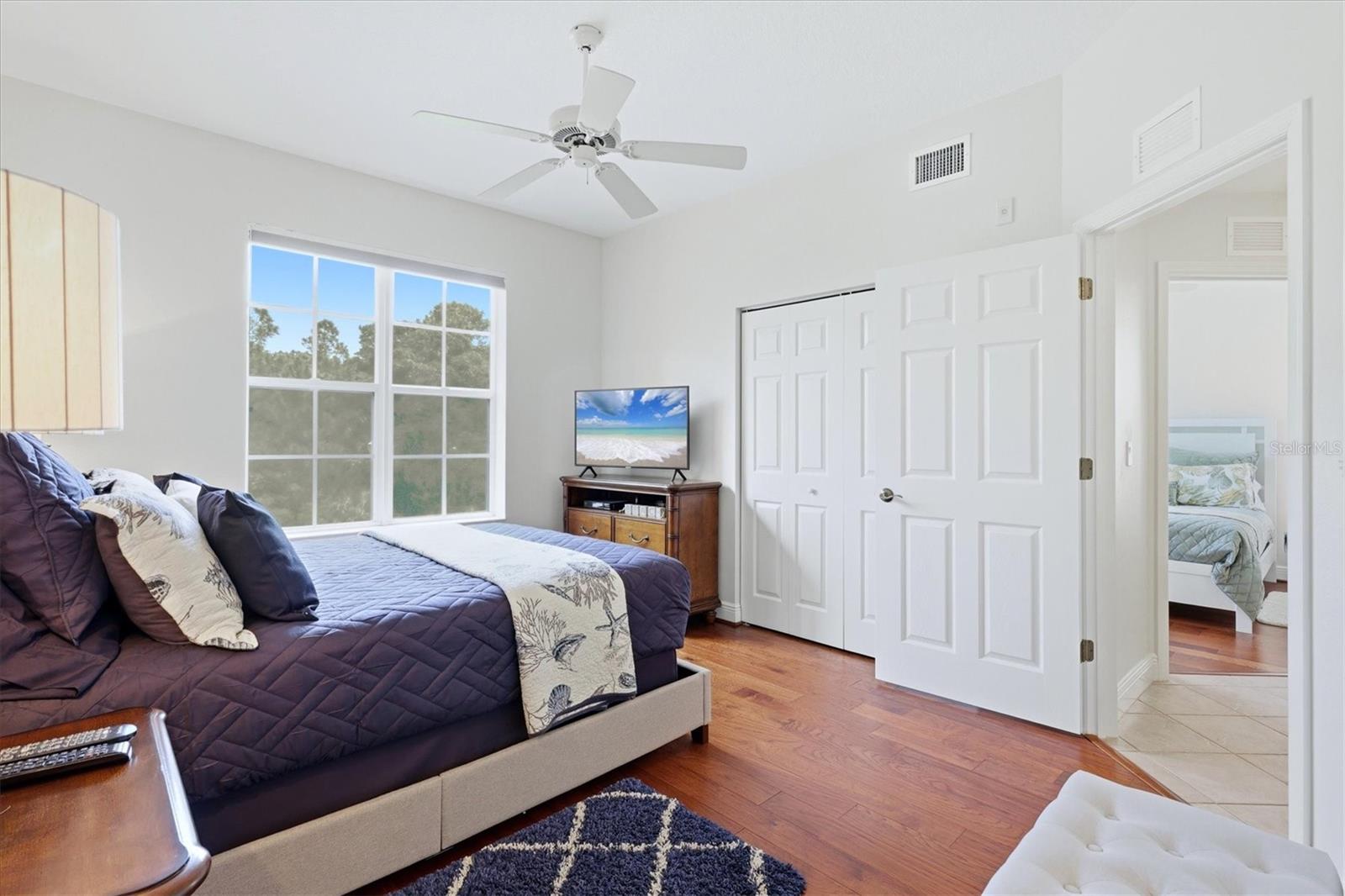 Image 22 of 64 For 6360 Watercrest Way 201