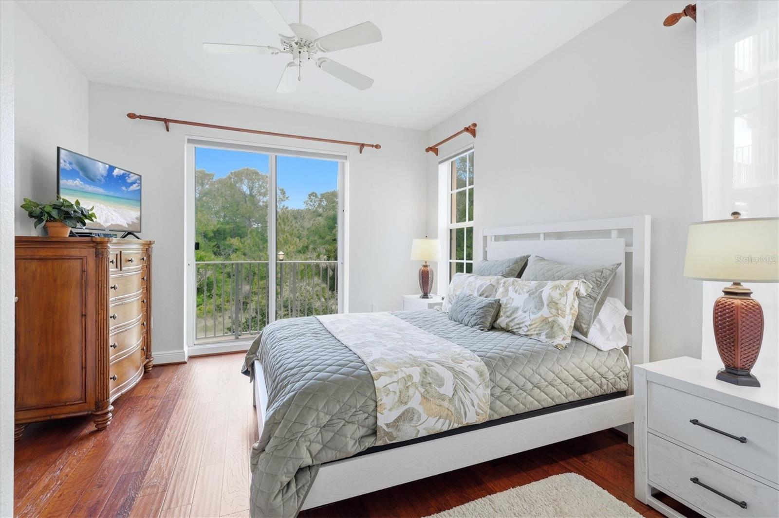 Image 23 of 64 For 6360 Watercrest Way 201