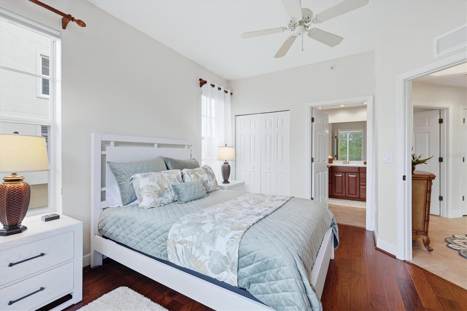 Image 24 of 64 For 6360 Watercrest Way 201