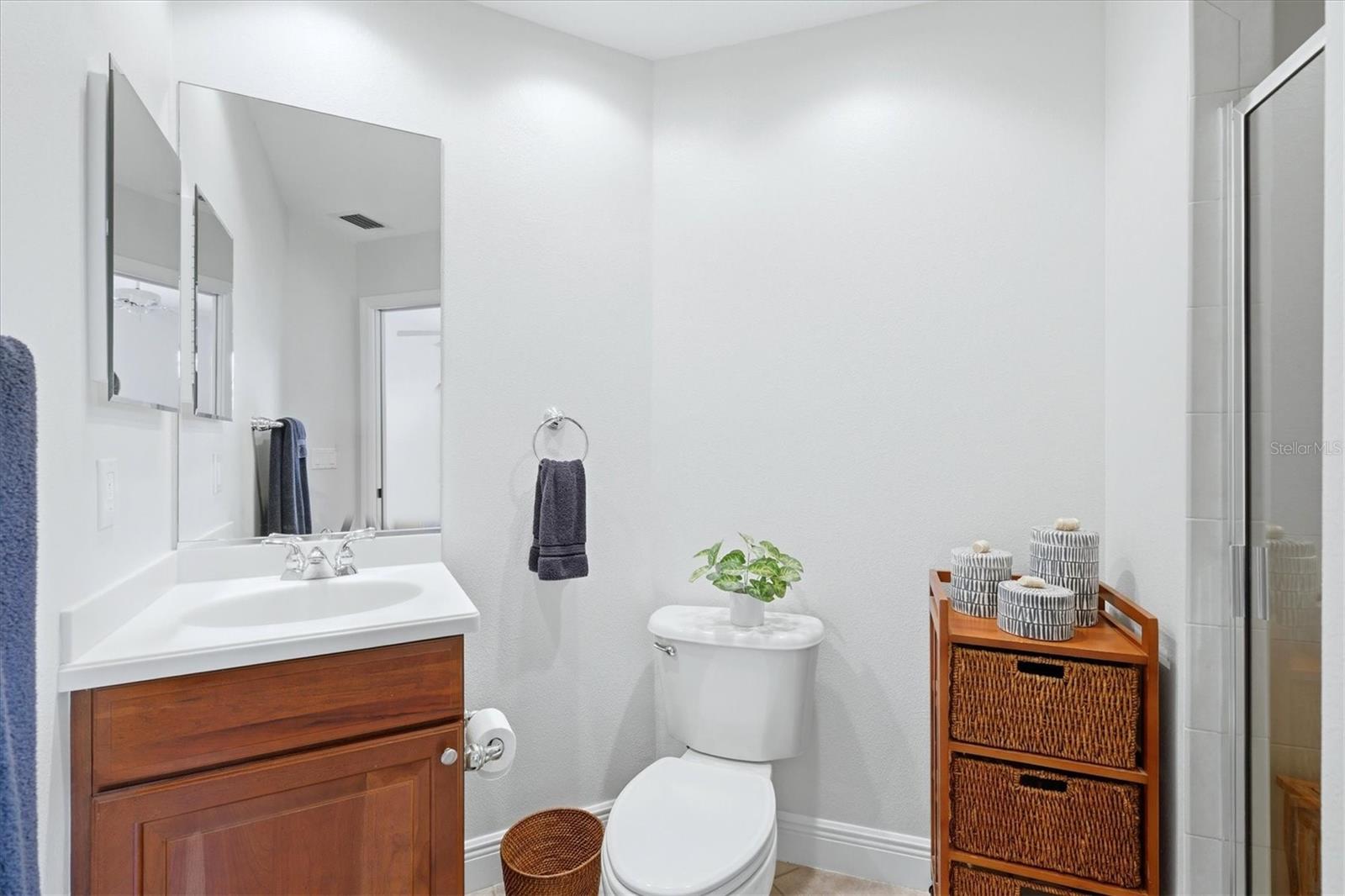 Image 26 of 64 For 6360 Watercrest Way 201