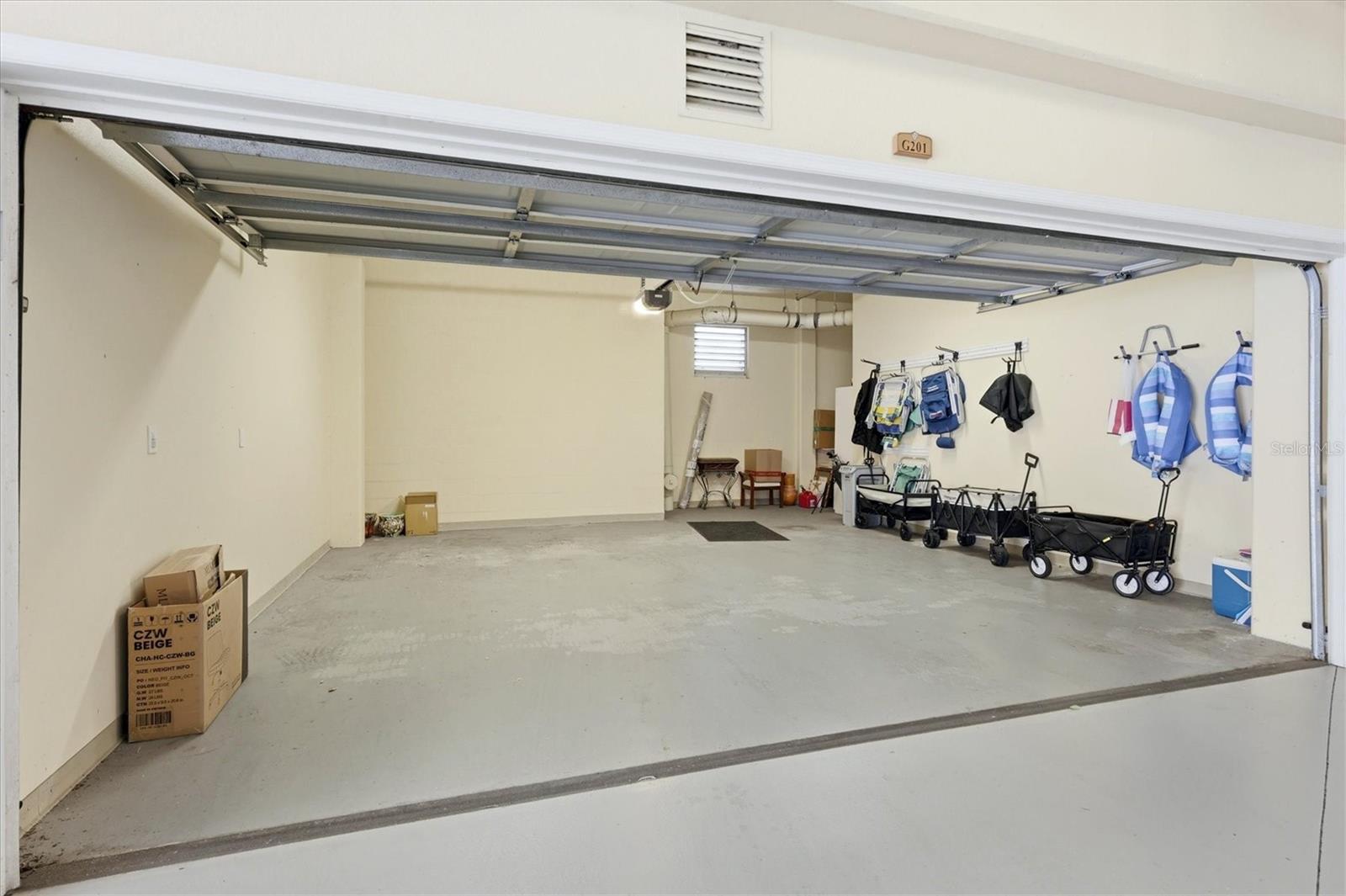 Image 32 of 64 For 6360 Watercrest Way 201