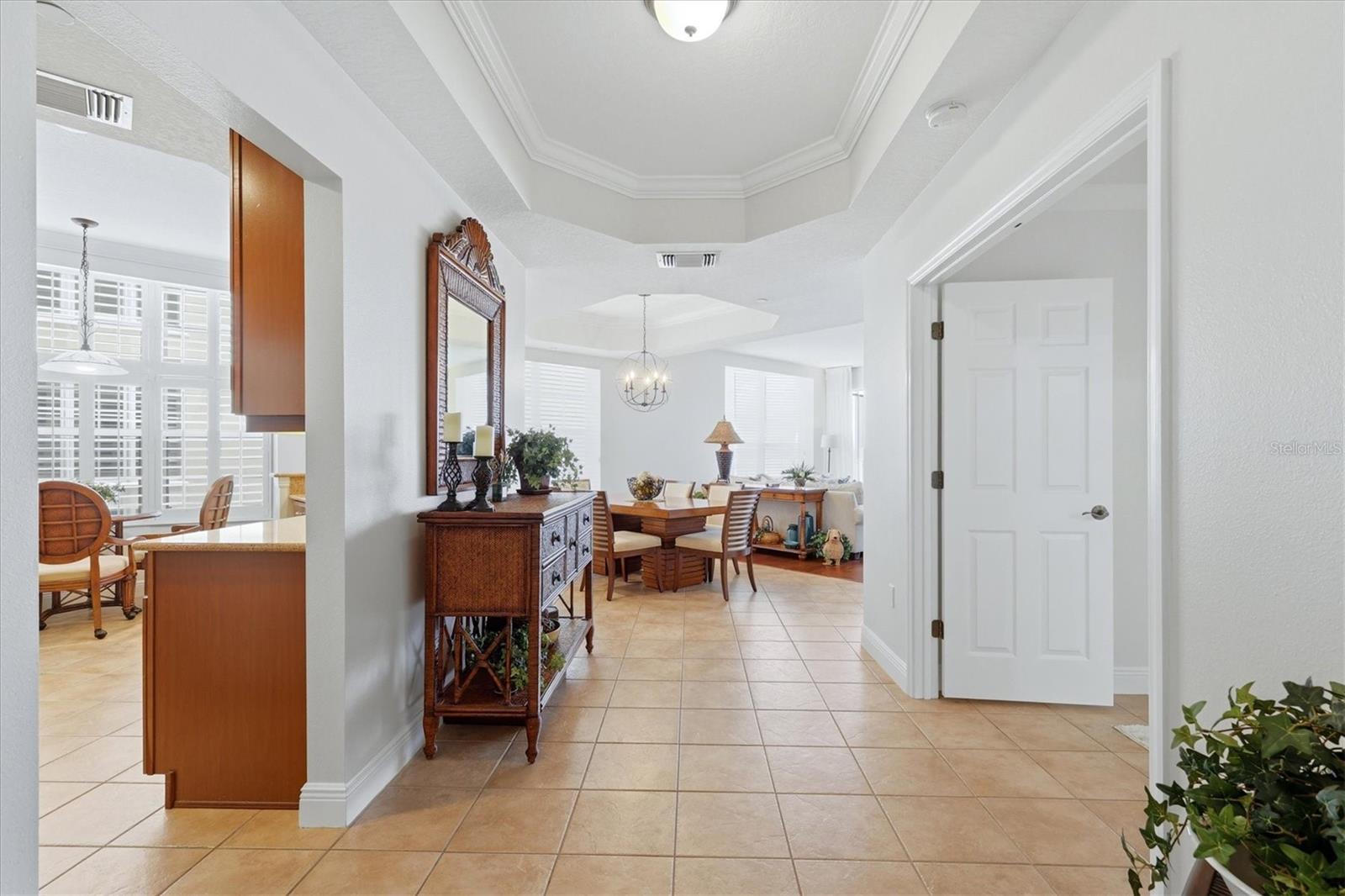 Image 5 of 64 For 6360 Watercrest Way 201