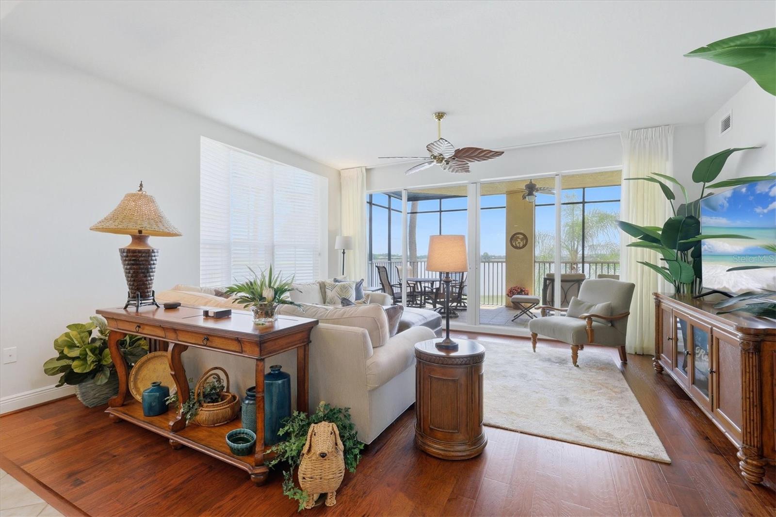 Image 7 of 64 For 6360 Watercrest Way 201