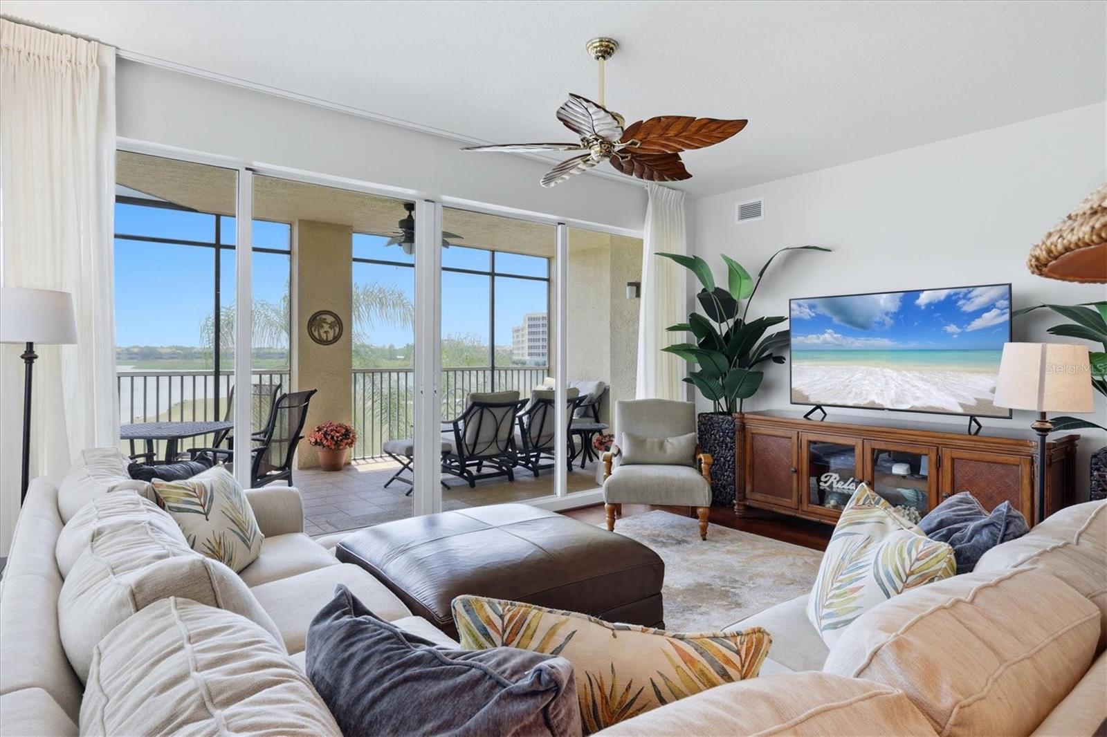 Image 9 of 64 For 6360 Watercrest Way 201