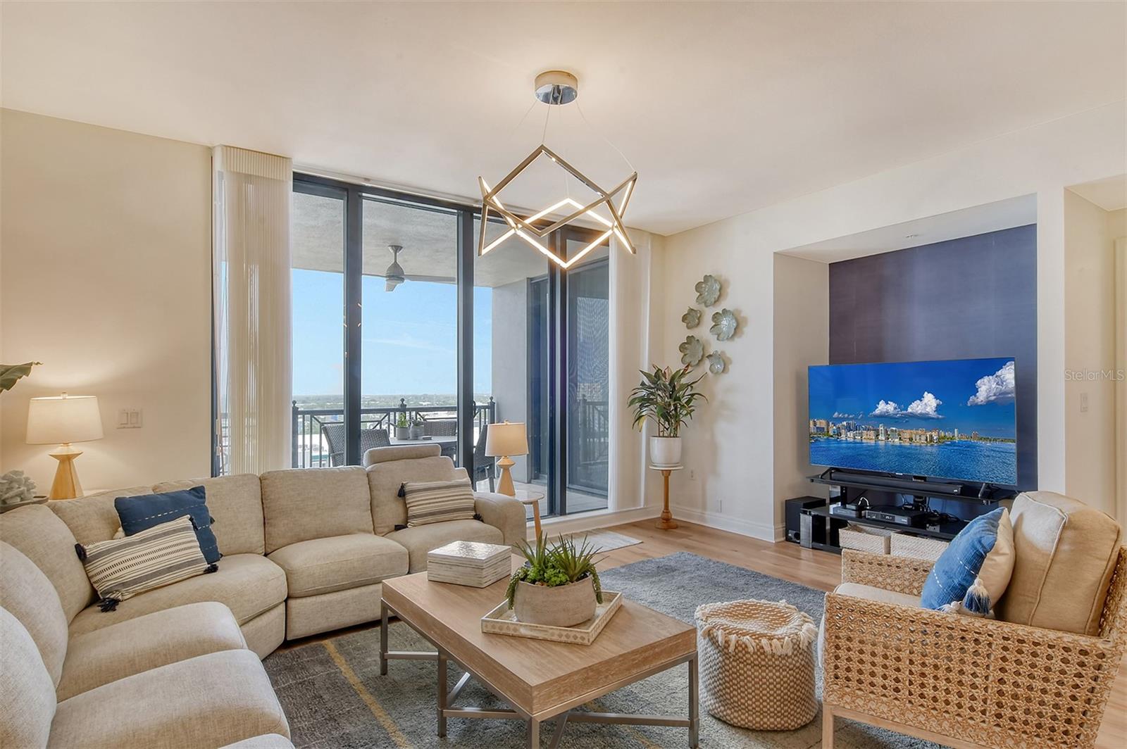 Image 11 of 48 For 50 Central Avenue 15b