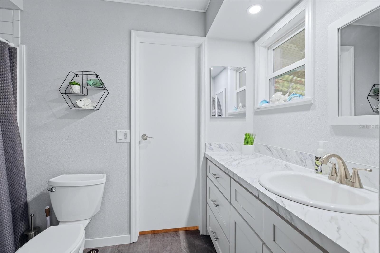 Image 19 of 40 For 6710 36th Avenue E 121