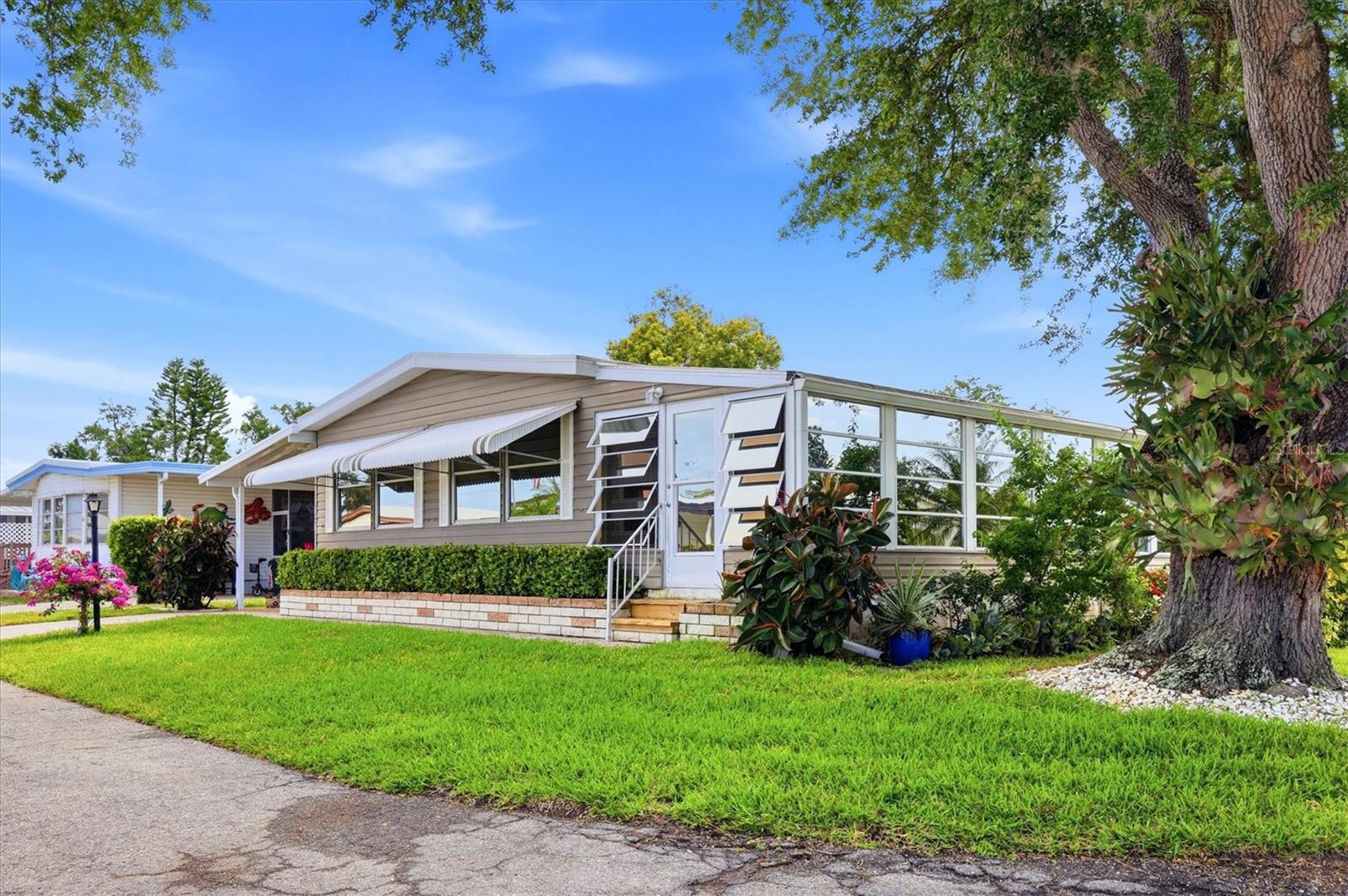 Image 2 of 40 For 6710 36th Avenue E 121