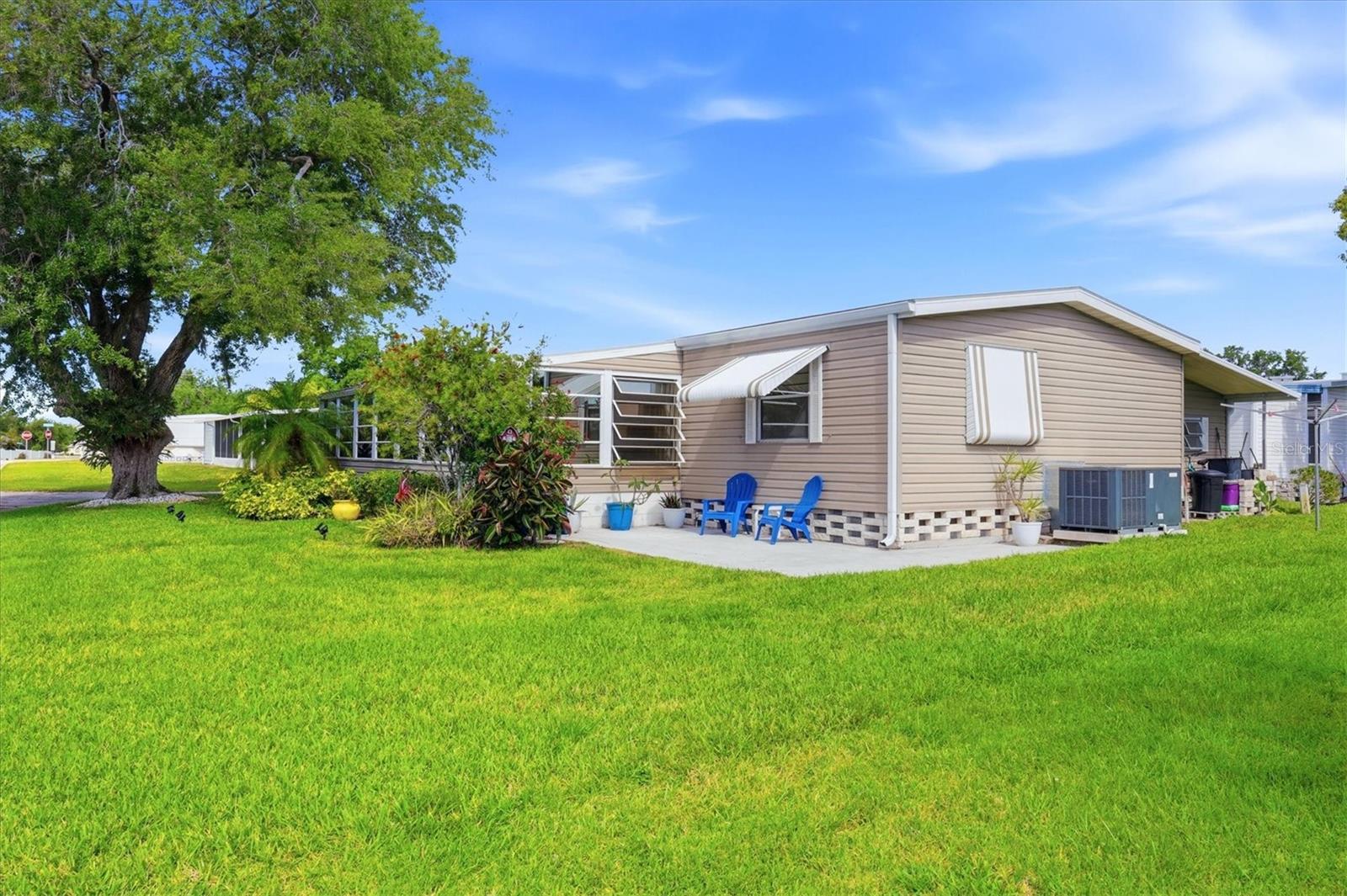 Image 3 of 40 For 6710 36th Avenue E 121