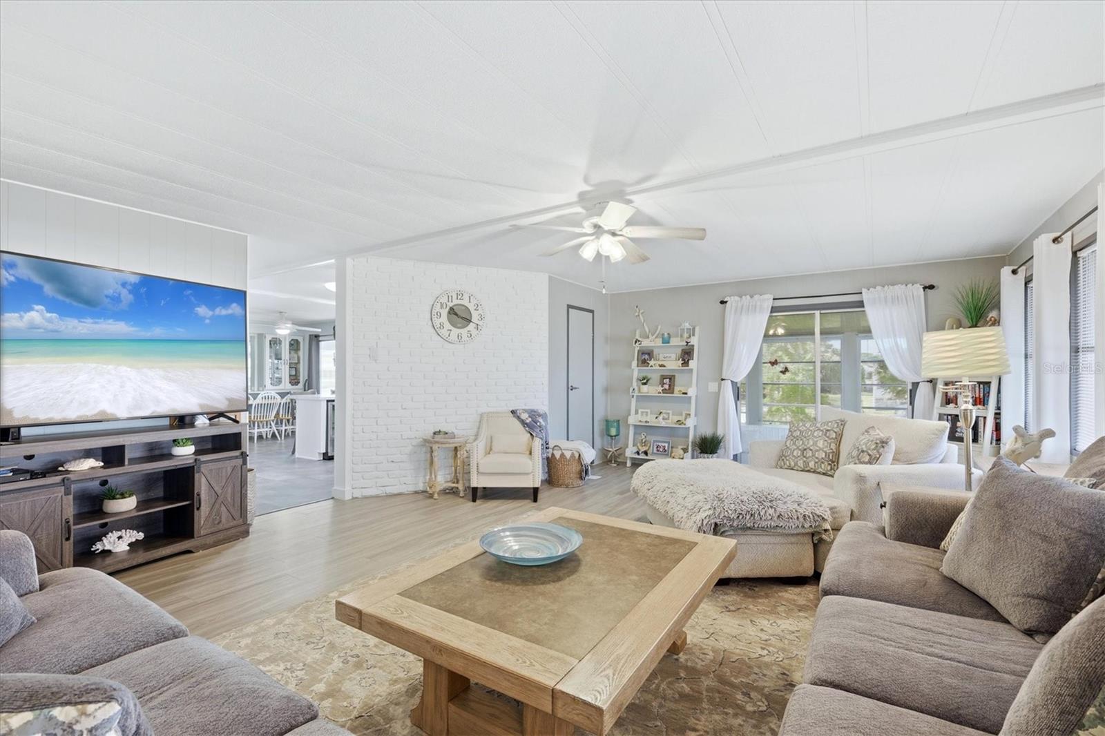 Image 7 of 40 For 6710 36th Avenue E 121