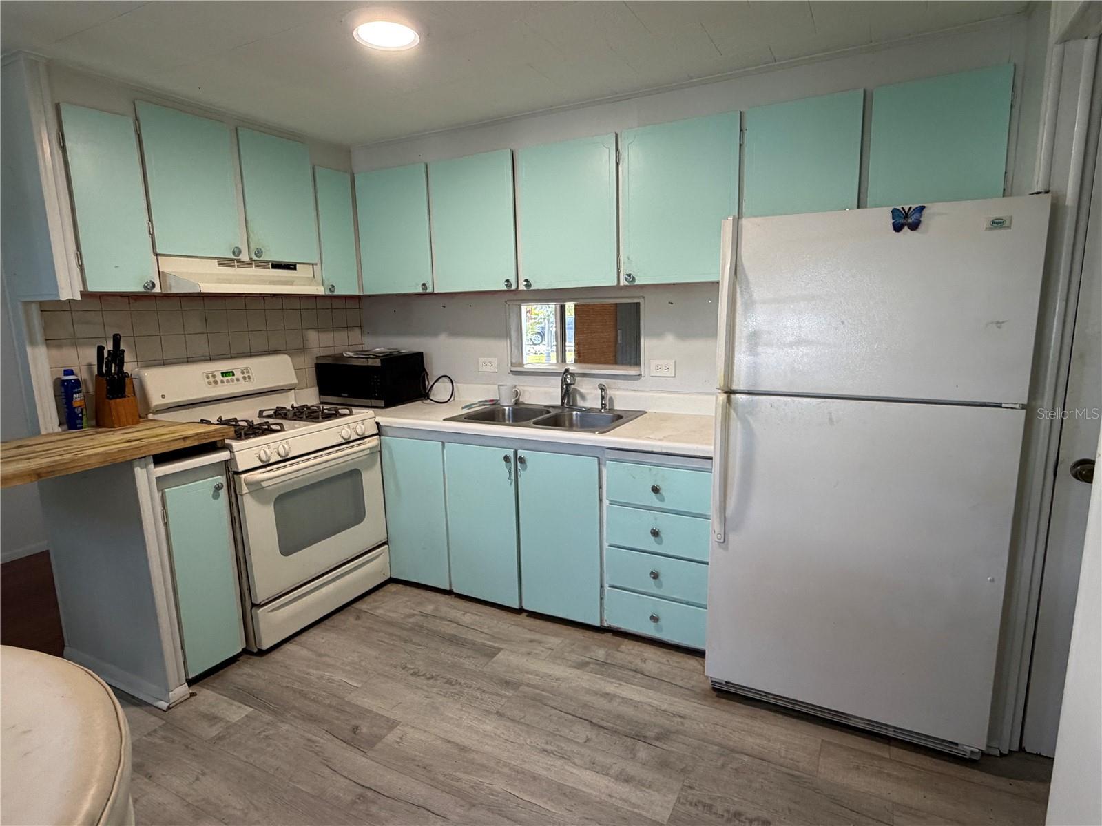 Image 12 of 77 For 4819 Sea Island Avenue