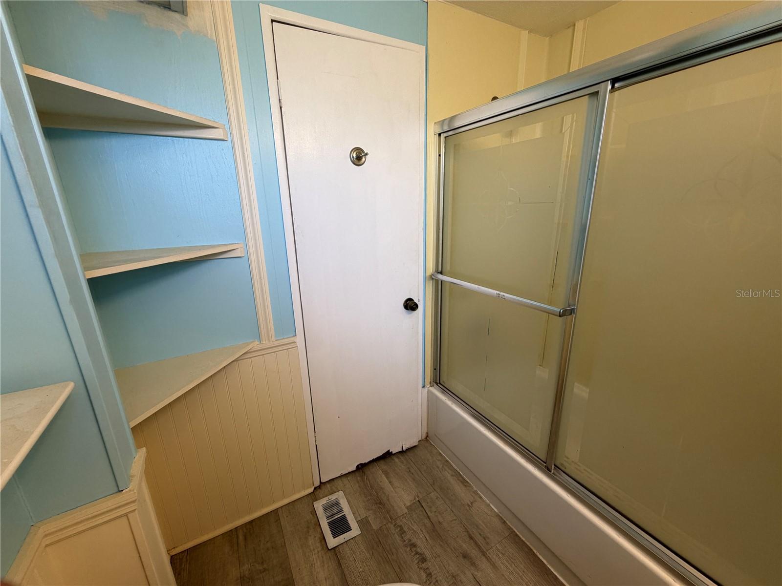 Image 16 of 77 For 4819 Sea Island Avenue