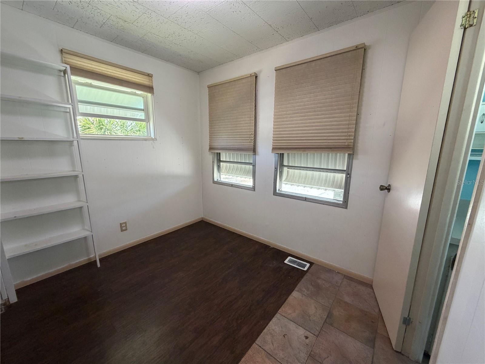 Image 27 of 77 For 4819 Sea Island Avenue