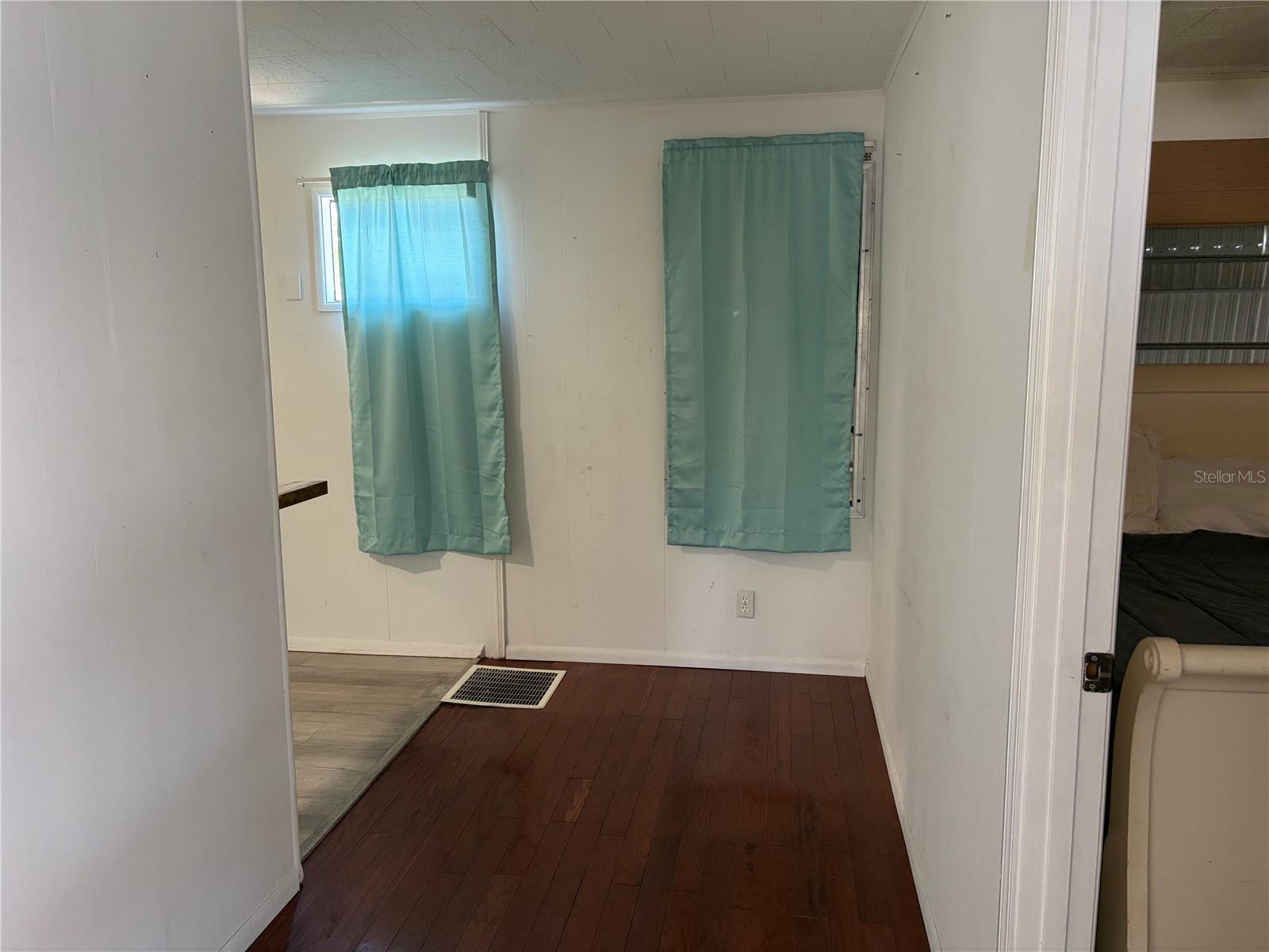 Image 9 of 77 For 4819 Sea Island Avenue