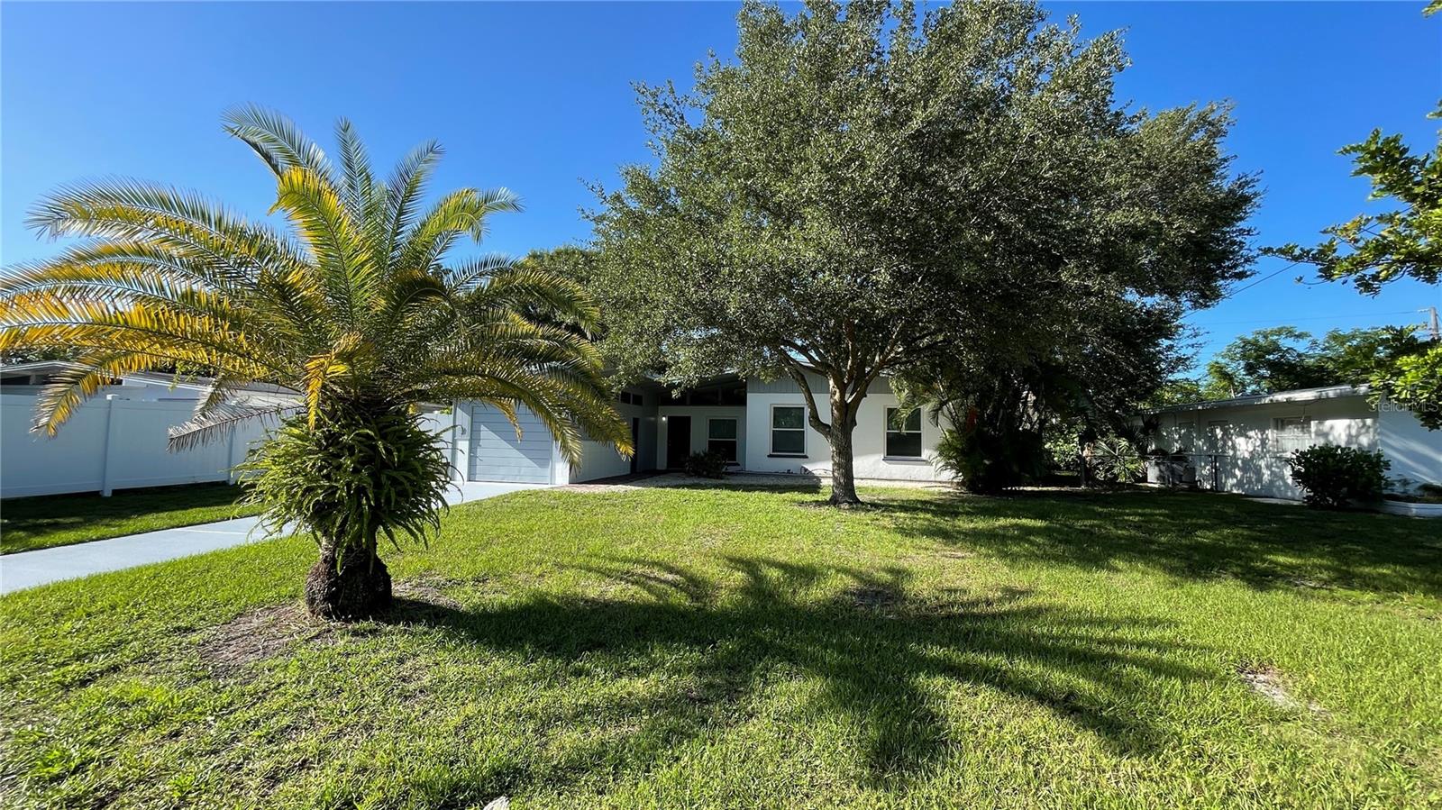 Details for 2832 Bay Street, SARASOTA, FL 34237