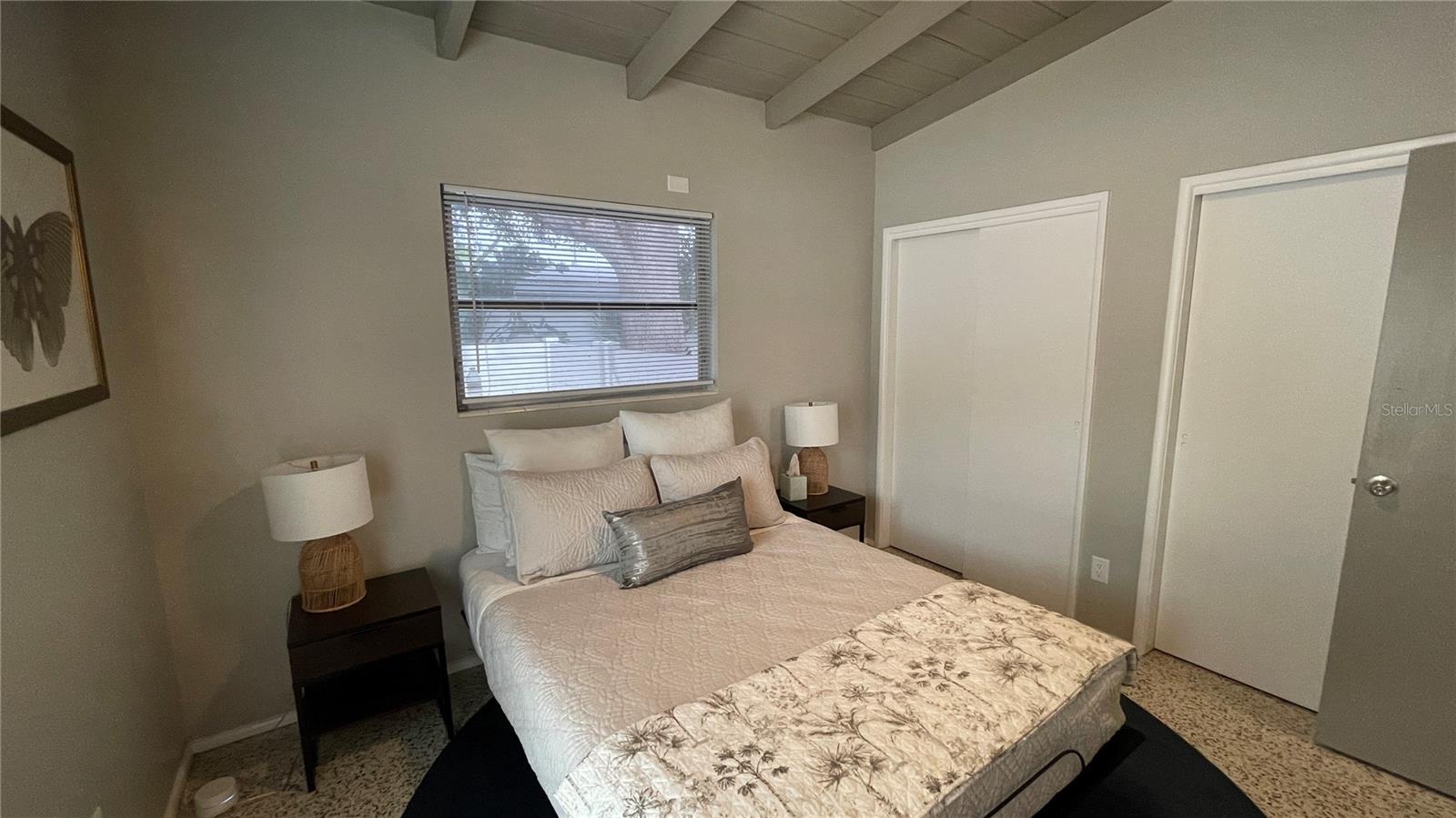 Image 13 of 26 For 2832 Bay Street