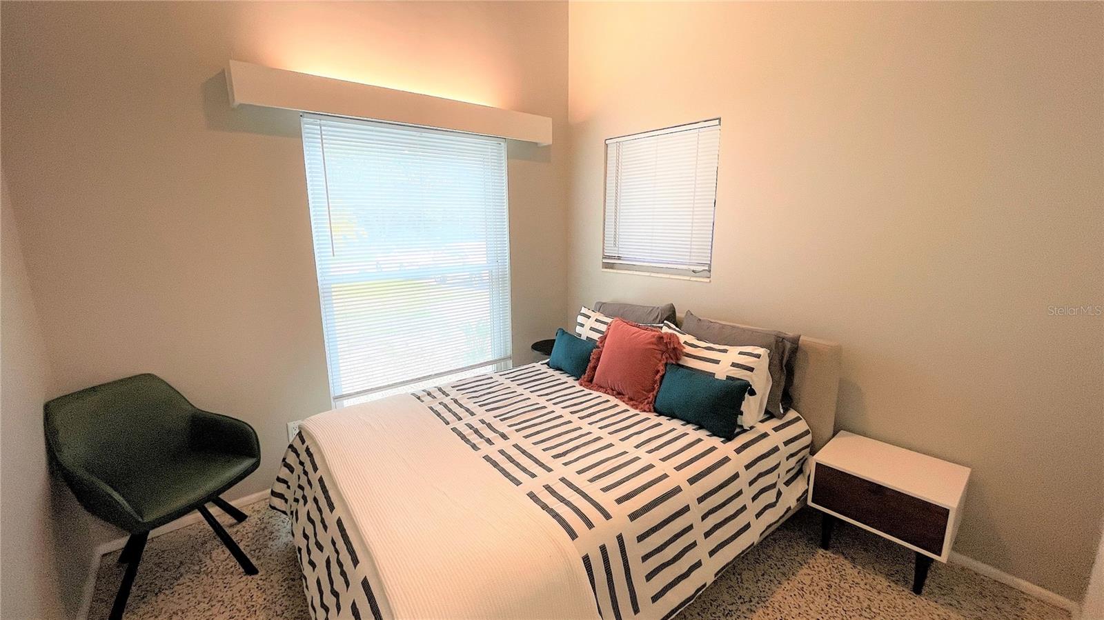 Image 20 of 26 For 2832 Bay Street