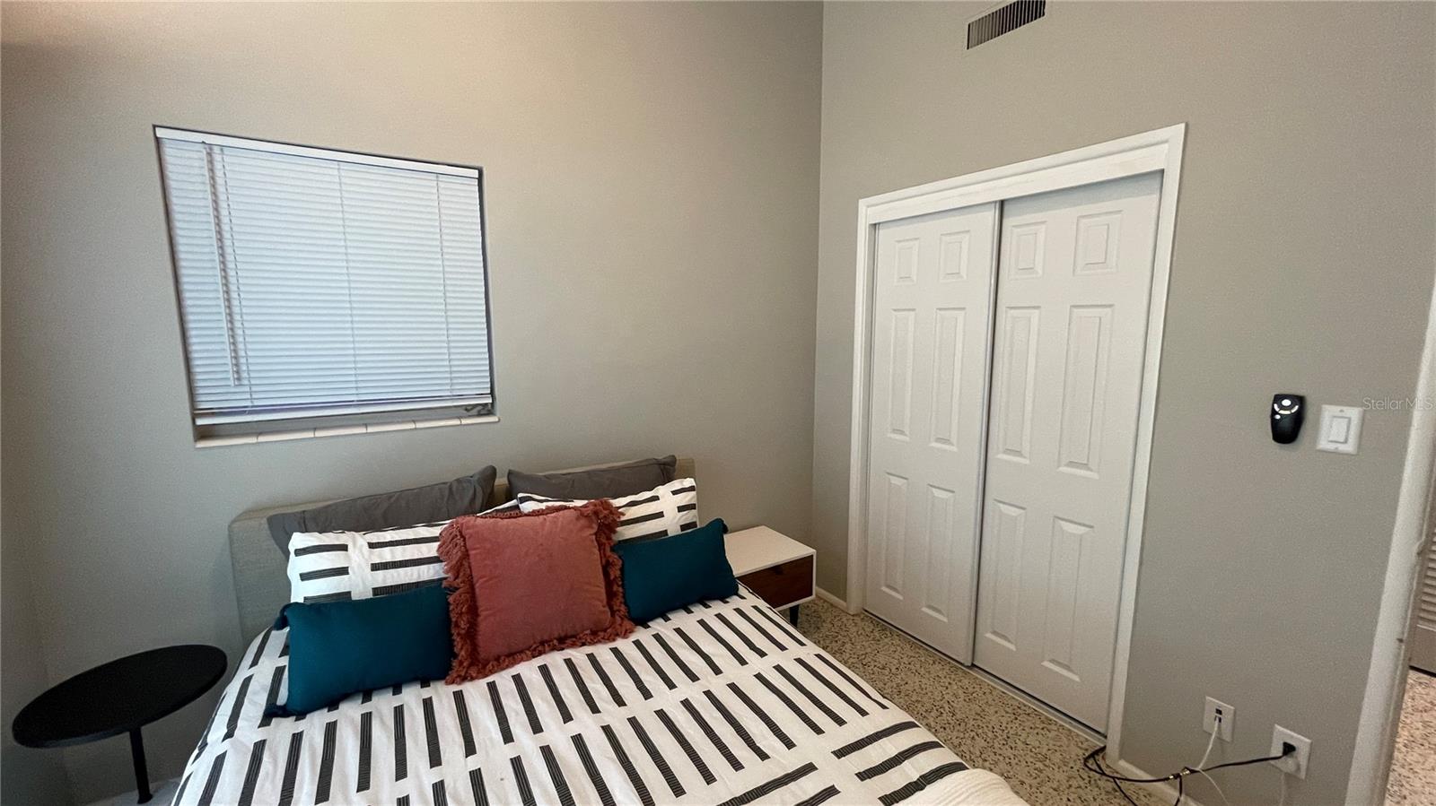 Image 21 of 26 For 2832 Bay Street