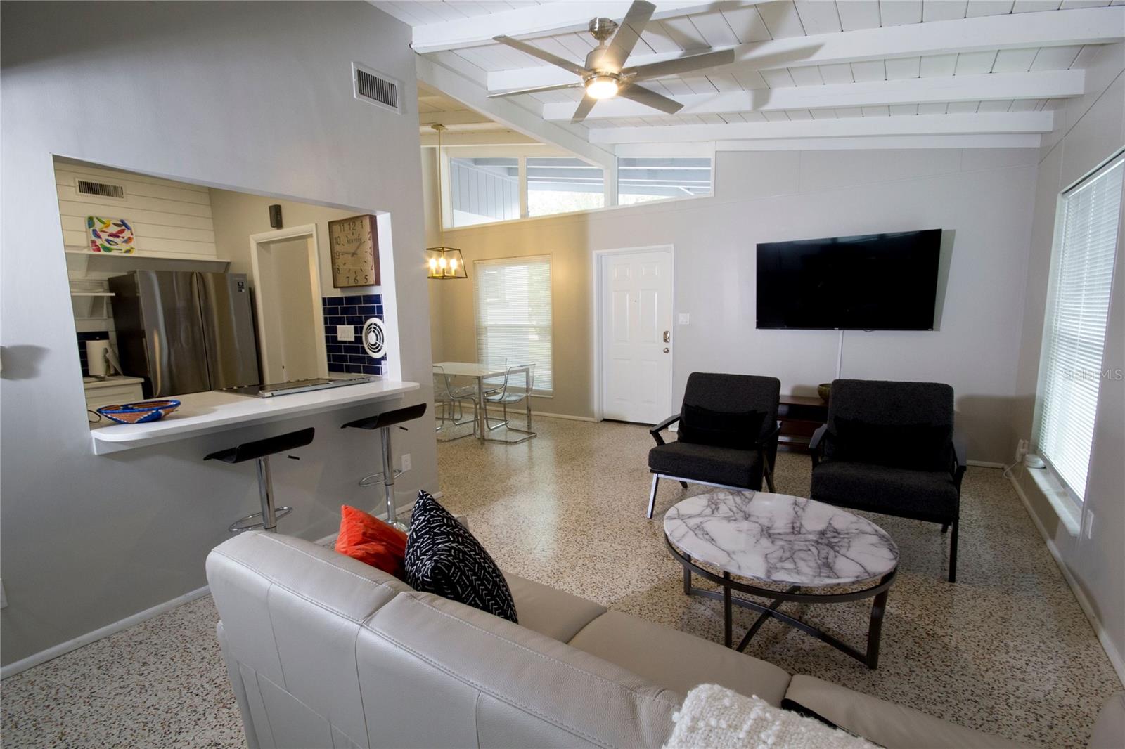 Image 6 of 26 For 2832 Bay Street