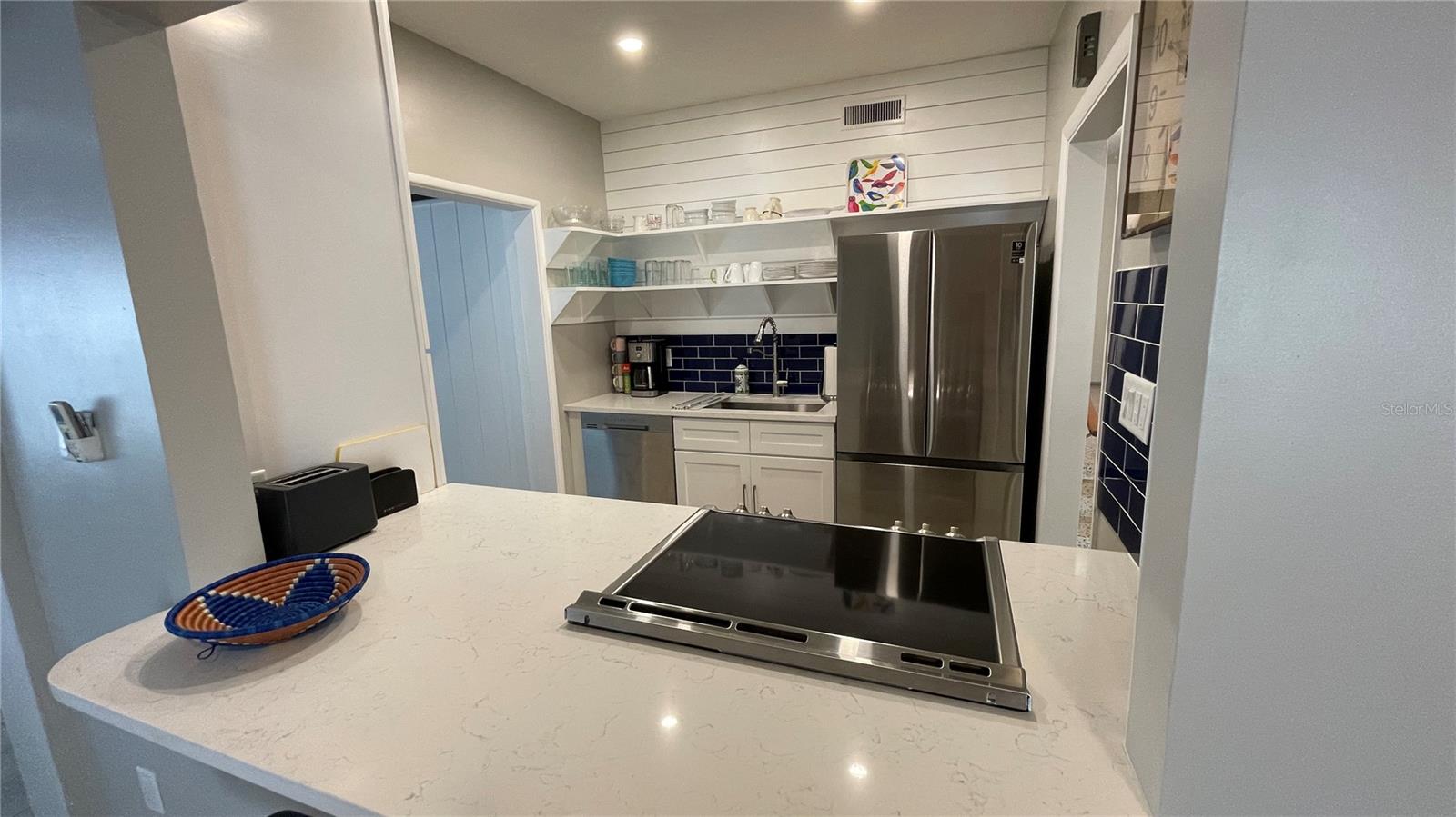 Image 7 of 26 For 2832 Bay Street