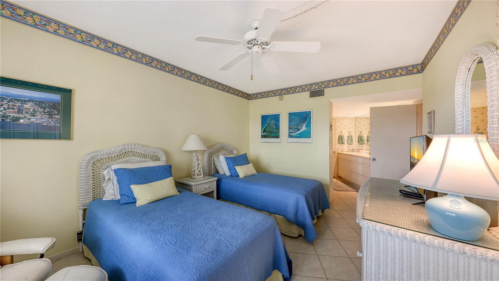 Image 20 of 29 For 4825 Gulf Of Mexico Drive 504
