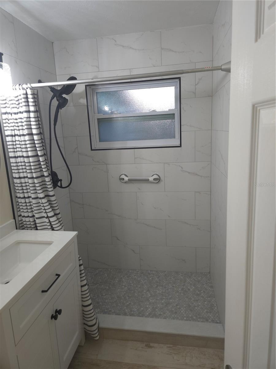 Image 16 of 24 For 2212 Vinson Avenue