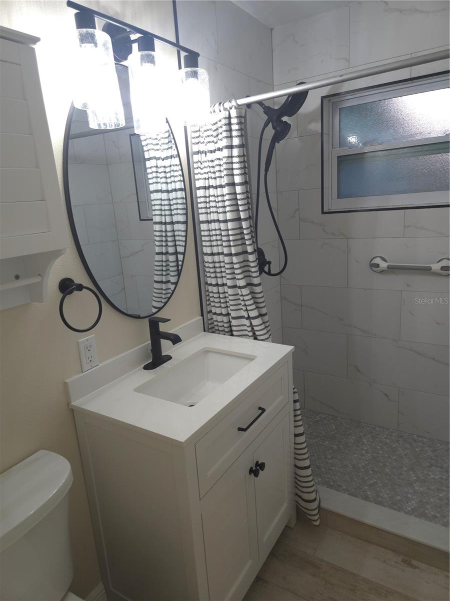 Image 17 of 24 For 2212 Vinson Avenue