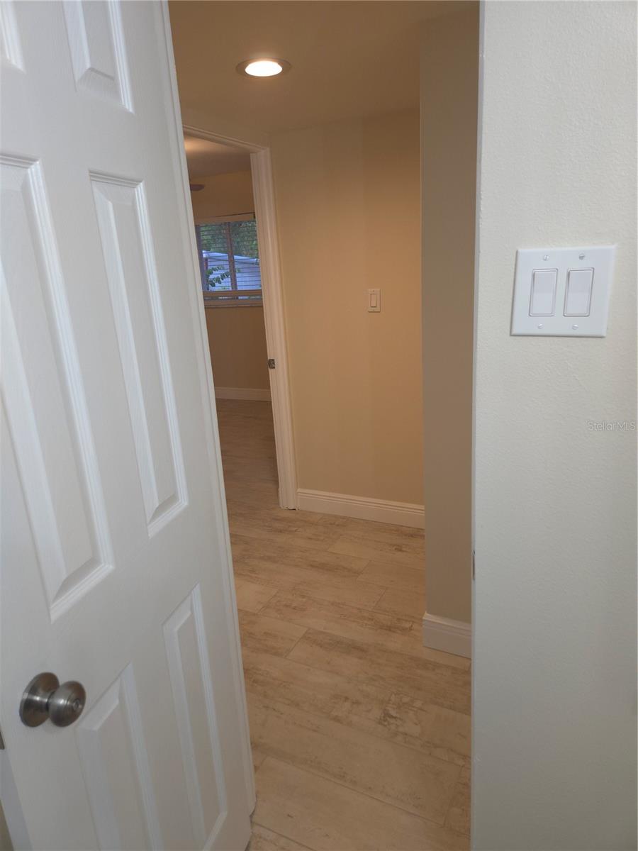 Image 18 of 24 For 2212 Vinson Avenue