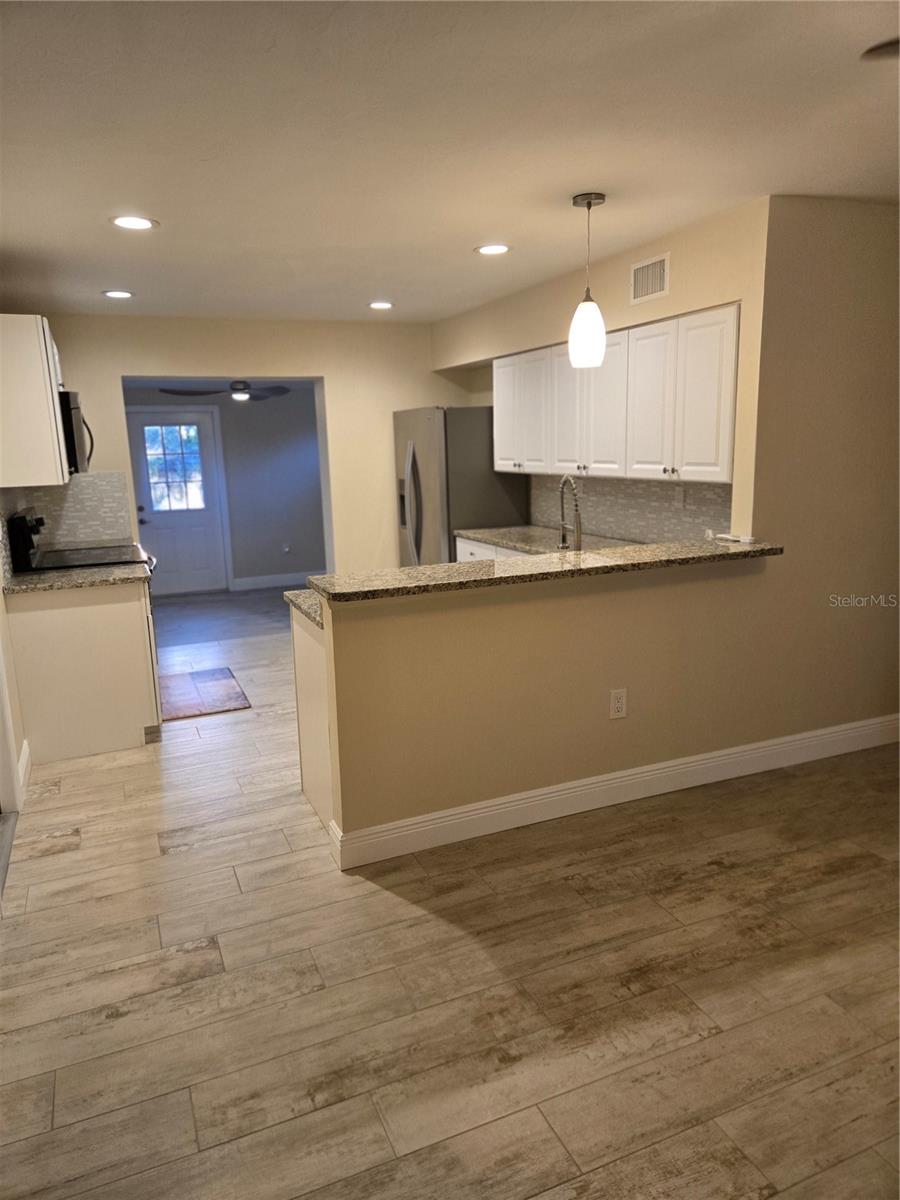 Image 3 of 24 For 2212 Vinson Avenue