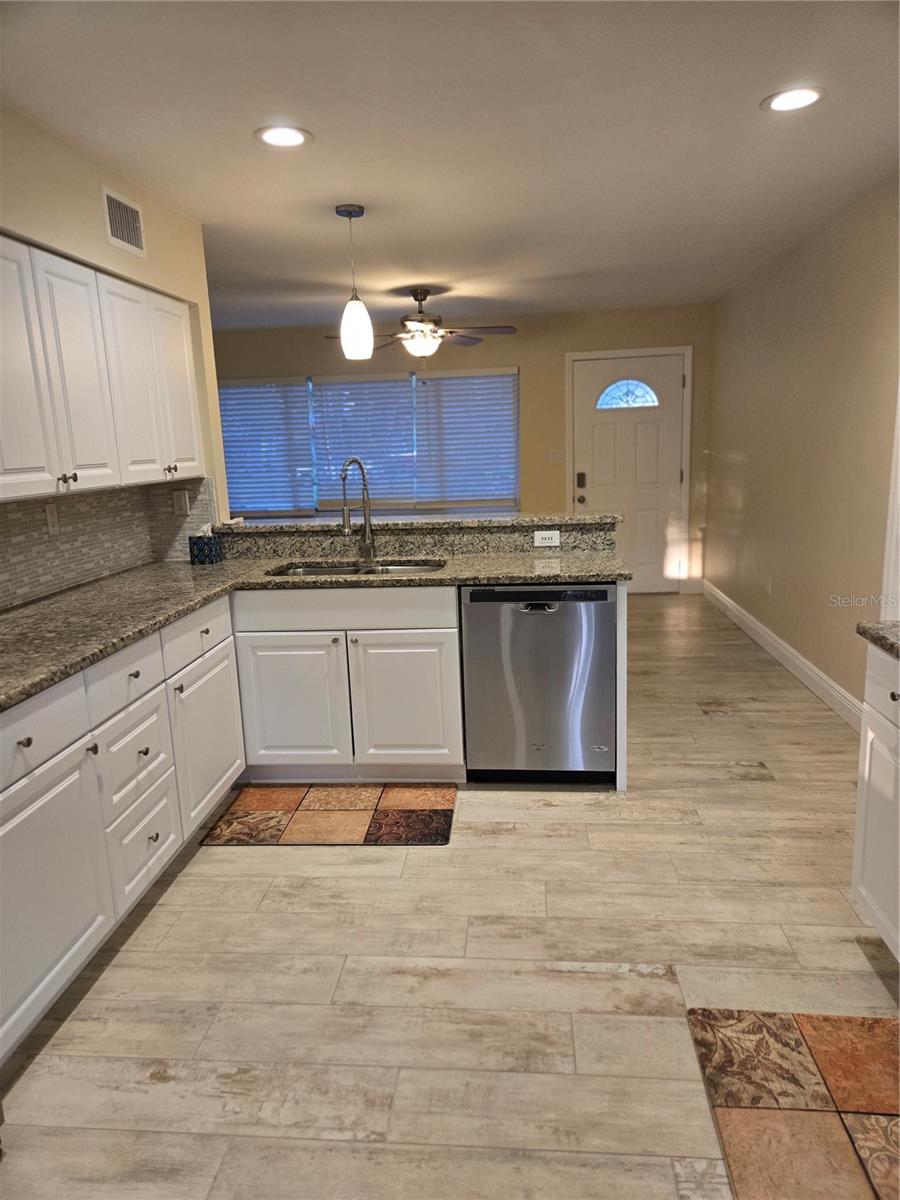 Image 5 of 24 For 2212 Vinson Avenue