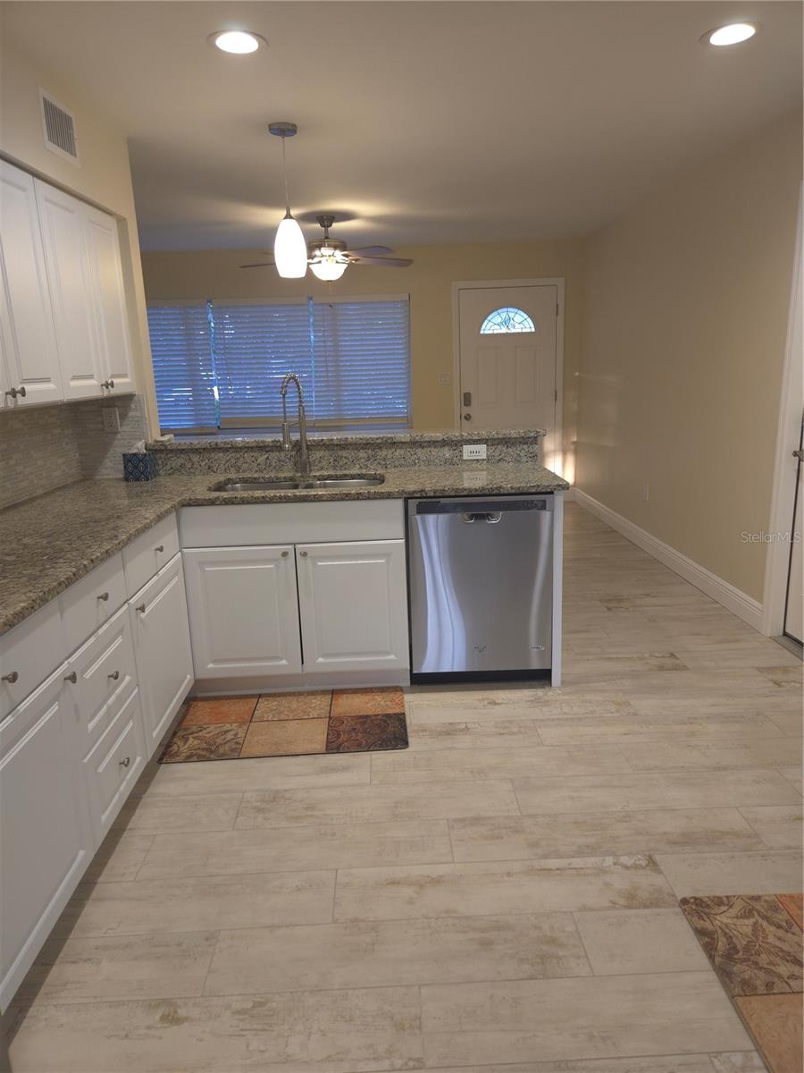 Image 6 of 24 For 2212 Vinson Avenue