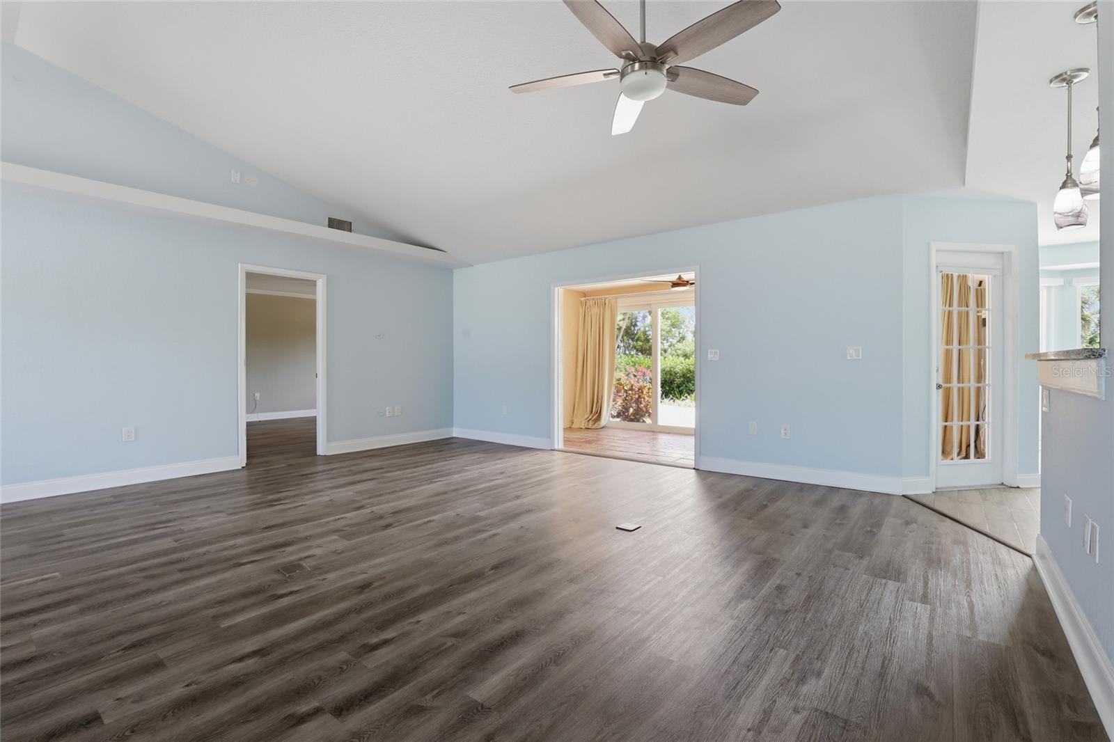 Image 6 of 38 For 5207 86th Street Court W