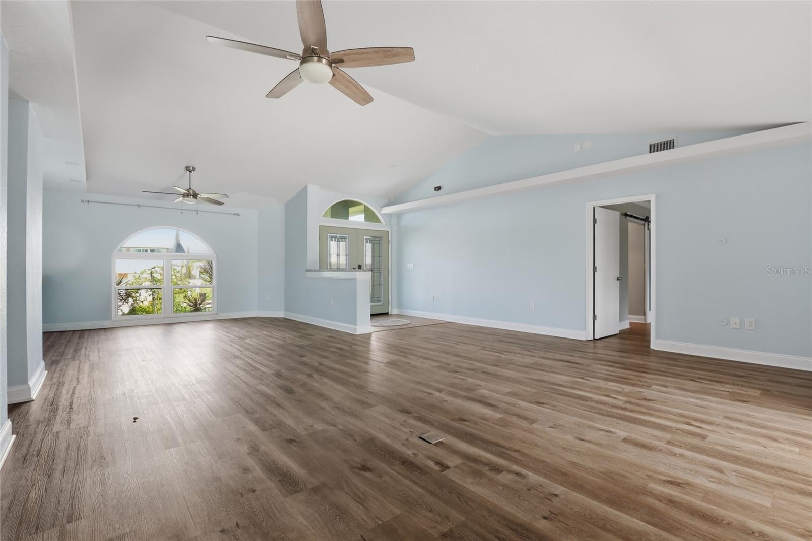 Image 7 of 38 For 5207 86th Street Court W