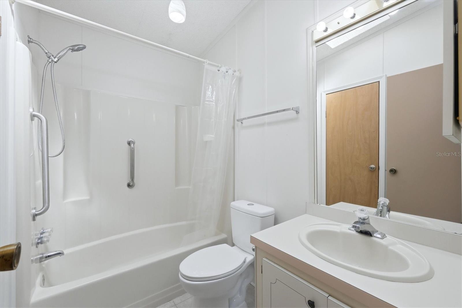 Image 15 of 36 For 8420 Imperial Circle
