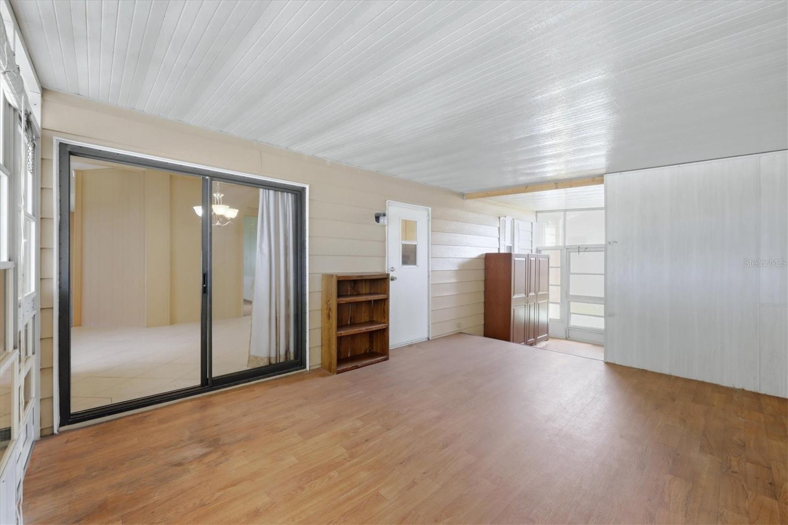 Image 18 of 36 For 8420 Imperial Circle