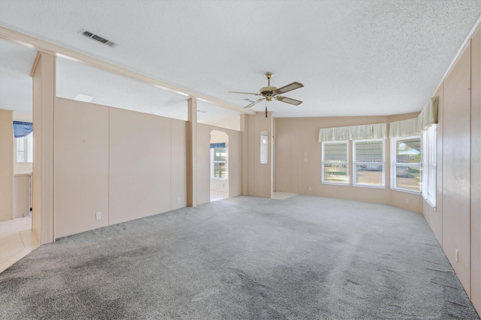 Image 3 of 36 For 8420 Imperial Circle