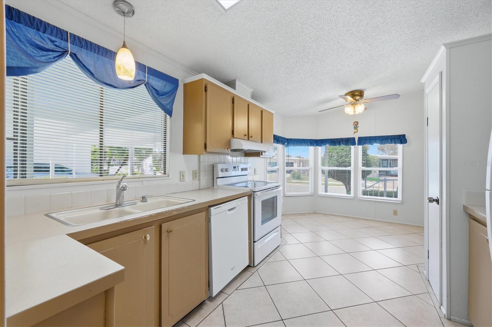 Image 6 of 36 For 8420 Imperial Circle